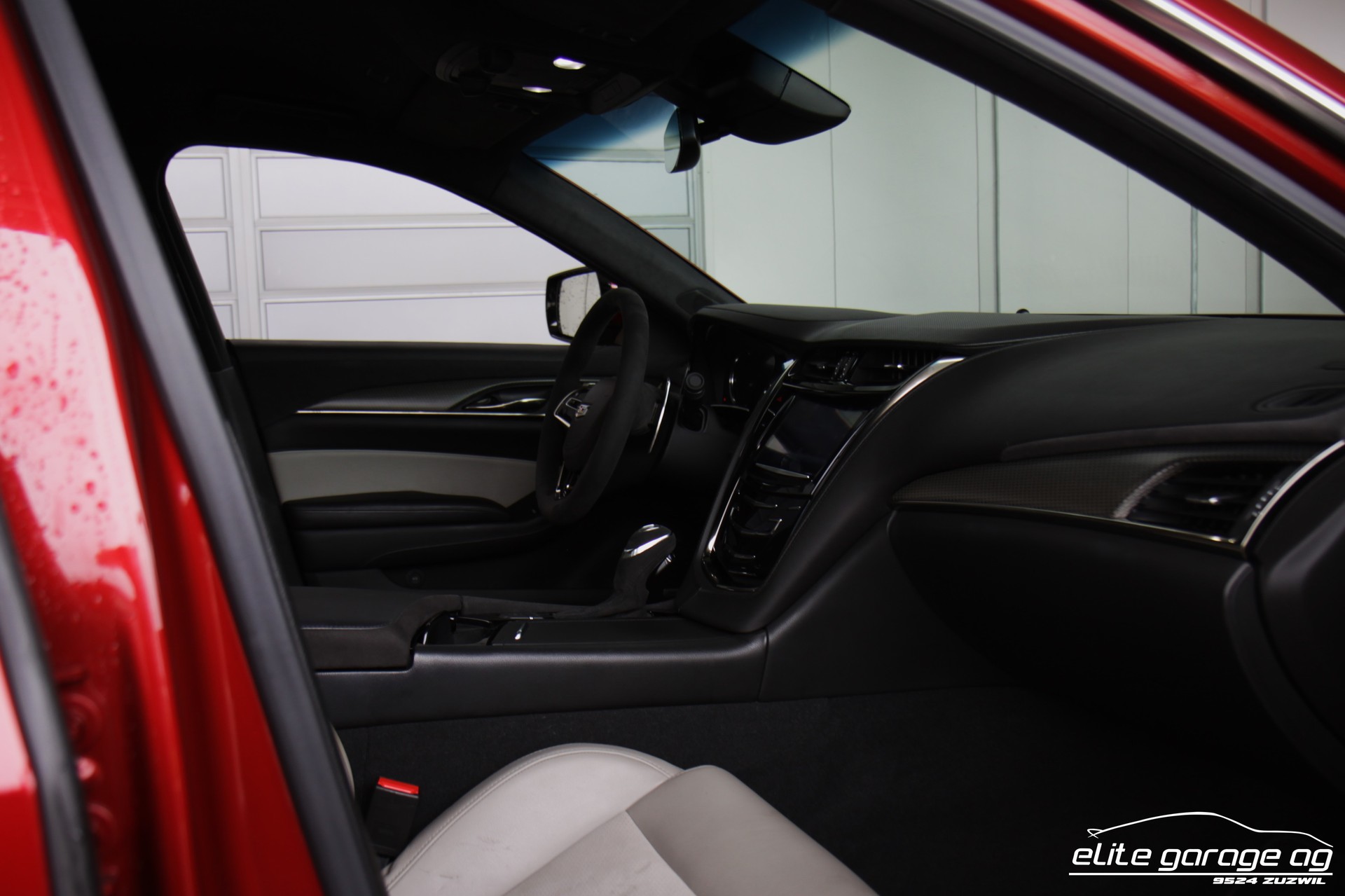 CADILLAC CTS-V Sedan 6.2 Supercharged Automatic-image-14