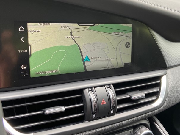 ALFA ROMEO Giulia 2.0 Veloce Premium Sky Q4 AT8-image-13