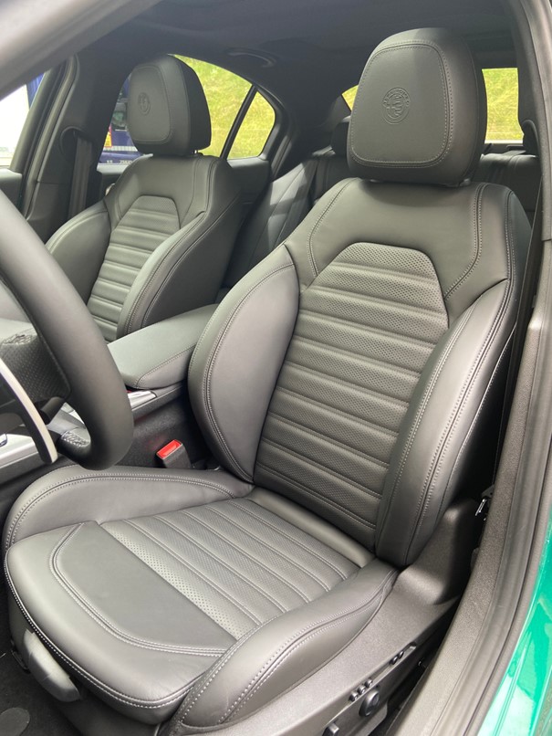 ALFA ROMEO Giulia 2.0 Veloce Premium Sky Q4 AT8-image-5