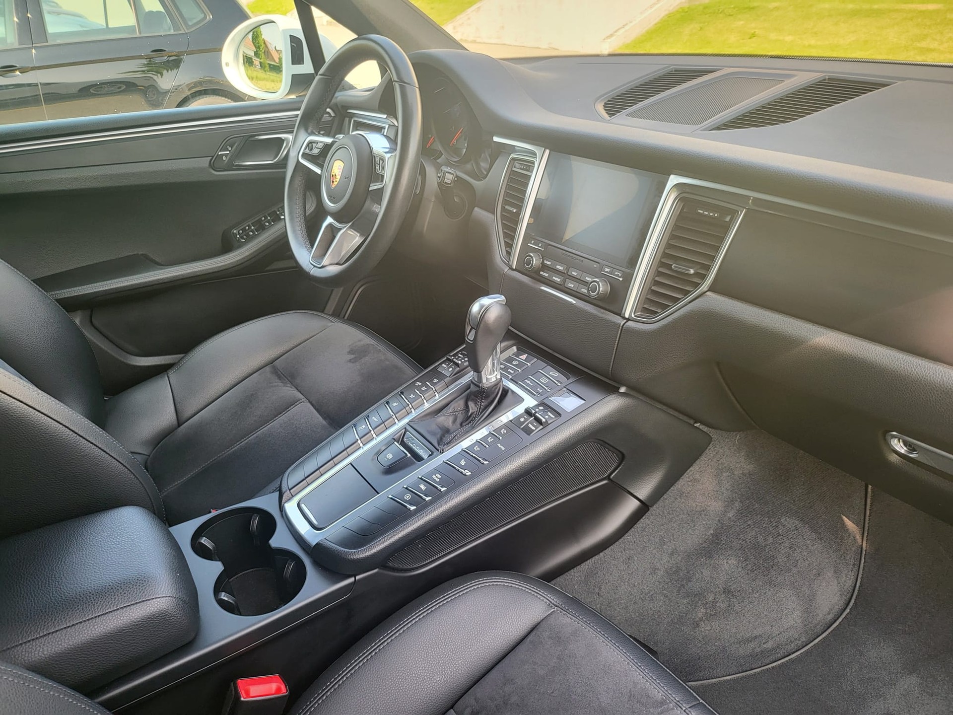 PORSCHE Macan PDK-image-4