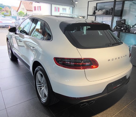 PORSCHE Macan PDK-image-2