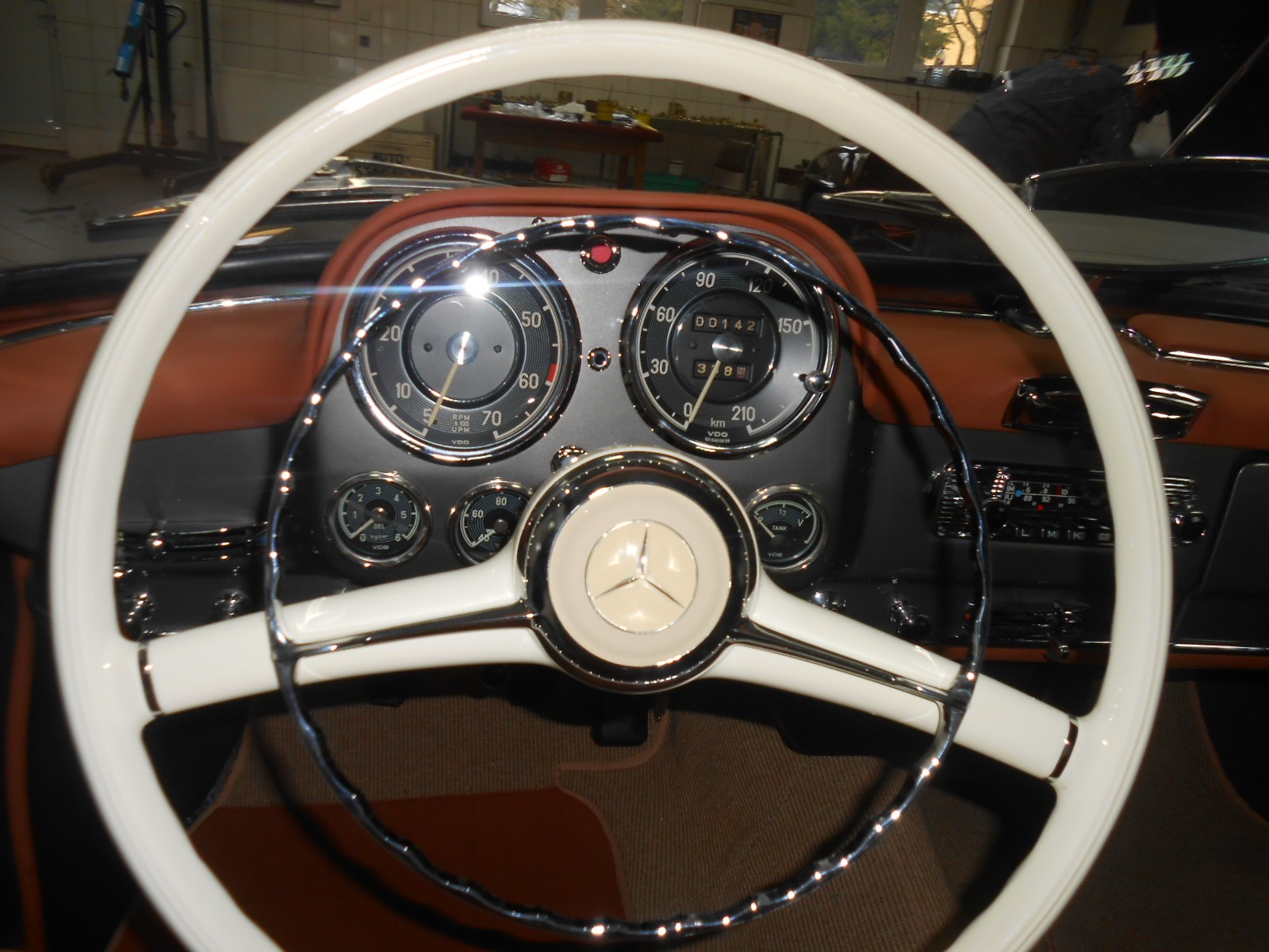 MERCEDES-BENZ 190 SL-image-4
