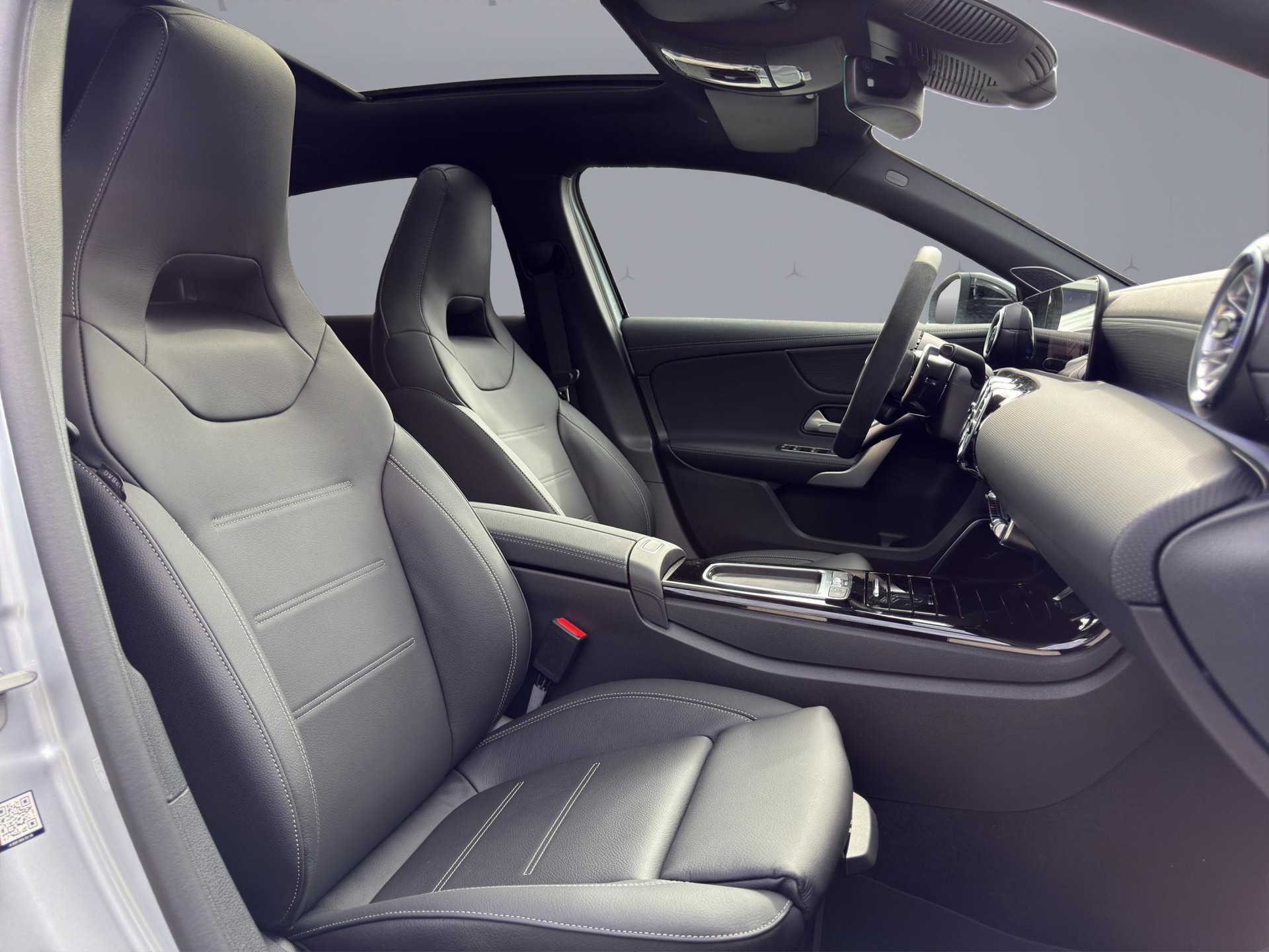 MERCEDES-BENZ A 45 S AMG 4matic+-image-16