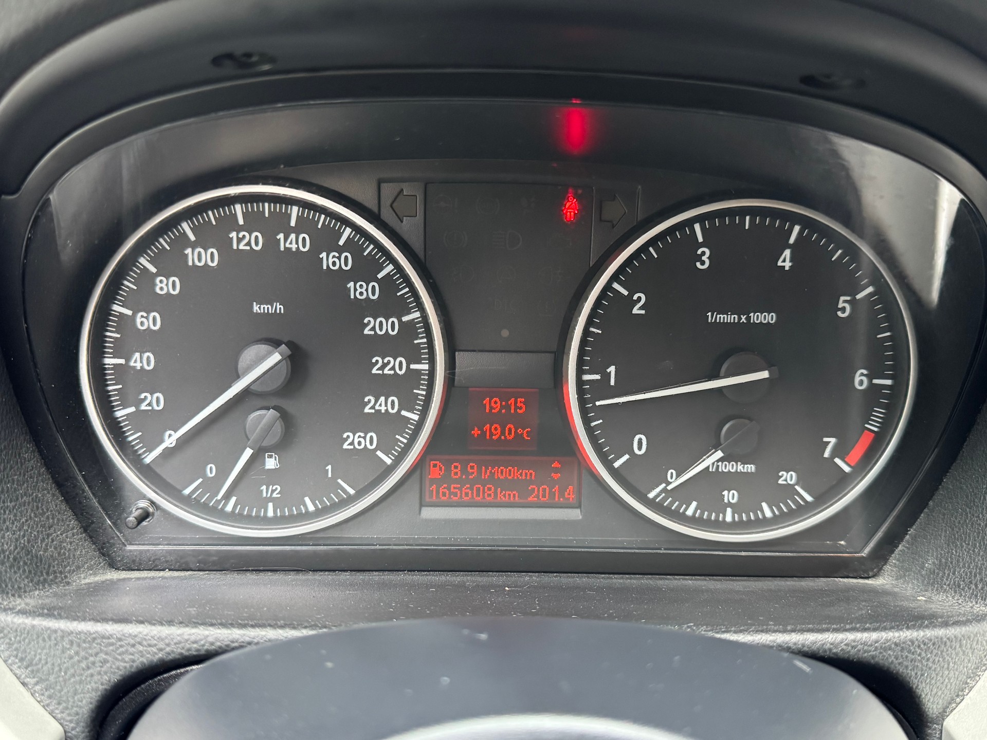 BMW 318i Touring-image-6