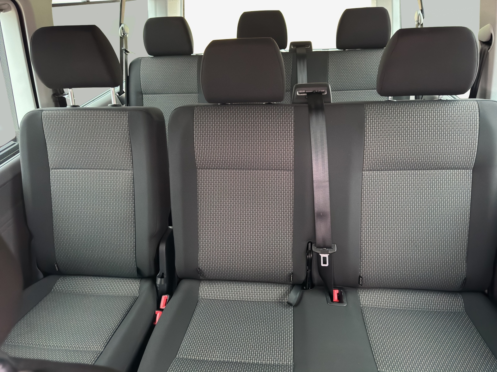 VW T6.1 Caravelle 2.0 TDI Trendline Liberty LWB-image-11