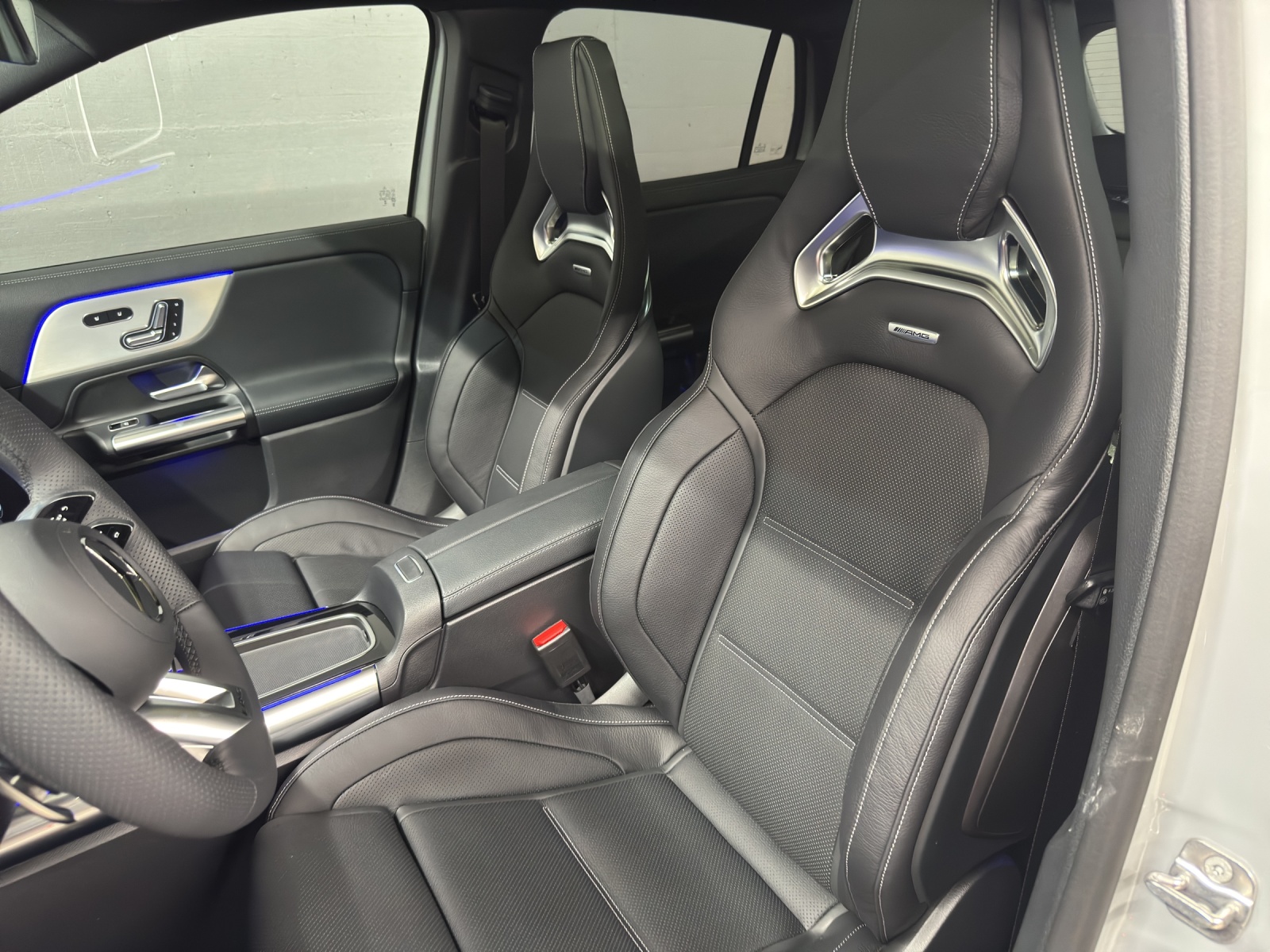 MERCEDES-BENZ AMG GLA 45 S 4Matic+-image-15