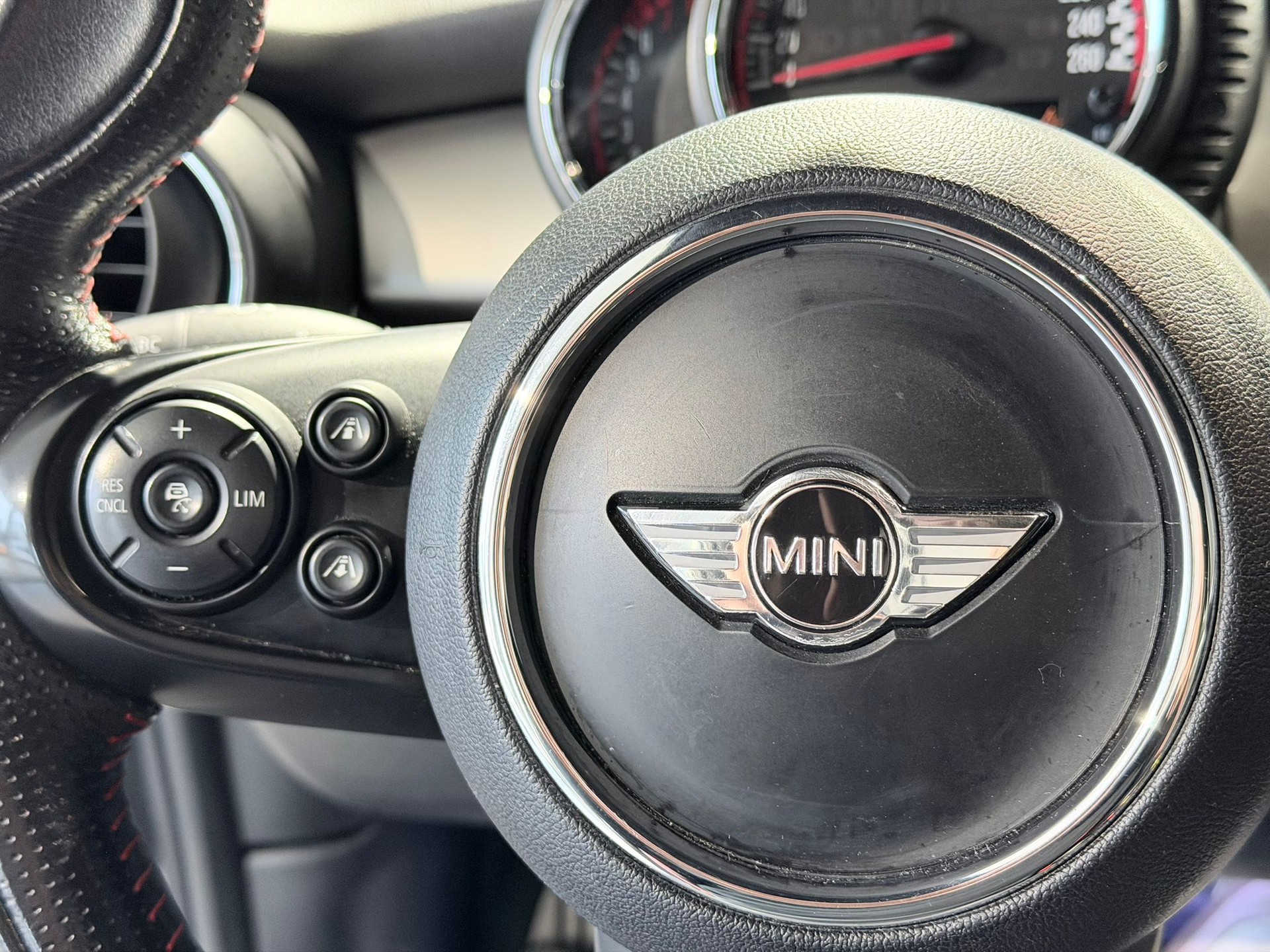 MINI Cooper John Cooper Works-image-8