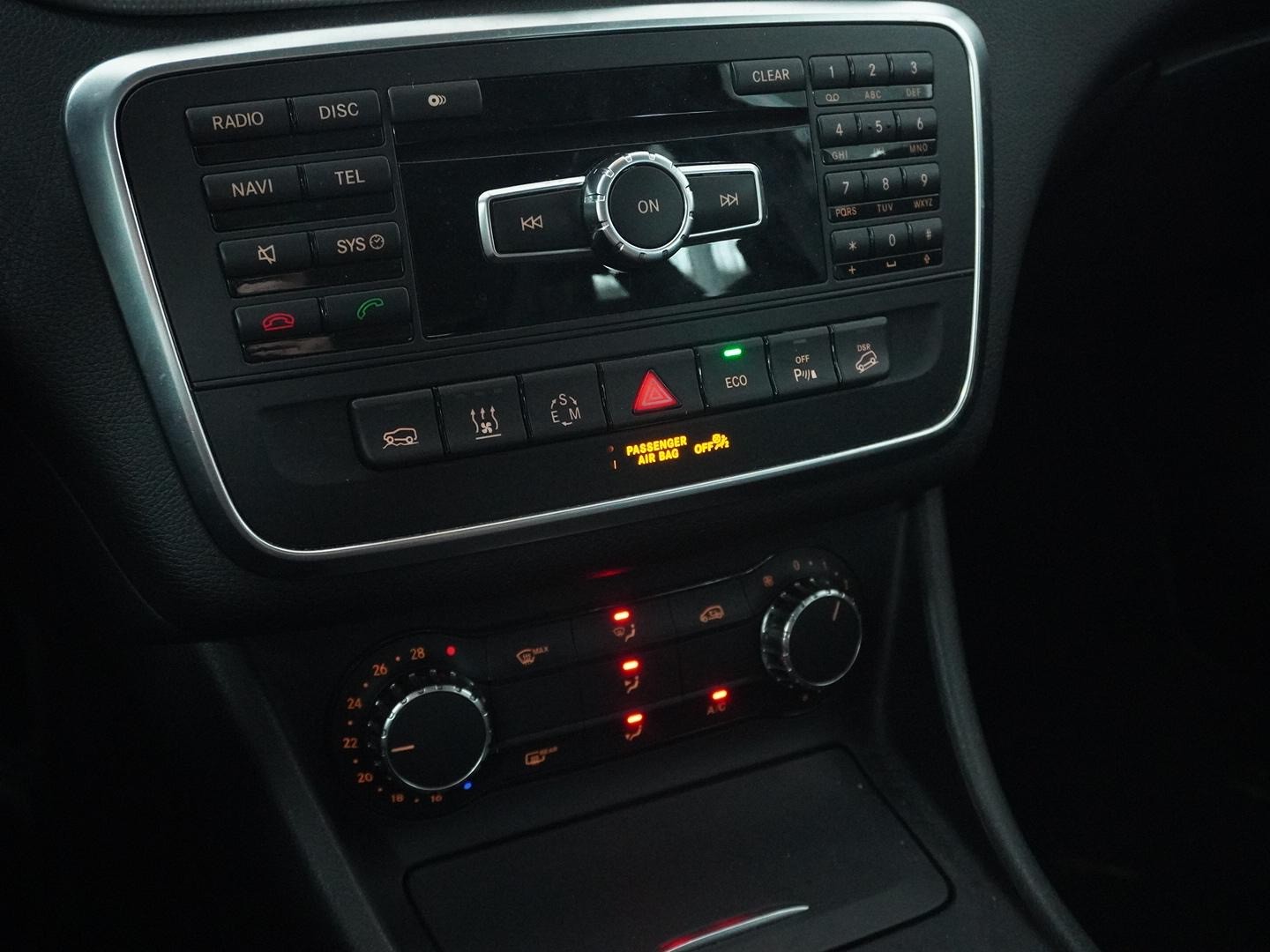 MERCEDES-BENZ GLA 220 CDI Urban 4Matic 7G-DCT-image-5