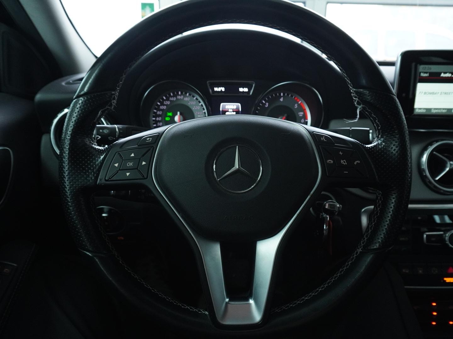 MERCEDES-BENZ GLA 220 CDI Urban 4Matic 7G-DCT-image-8