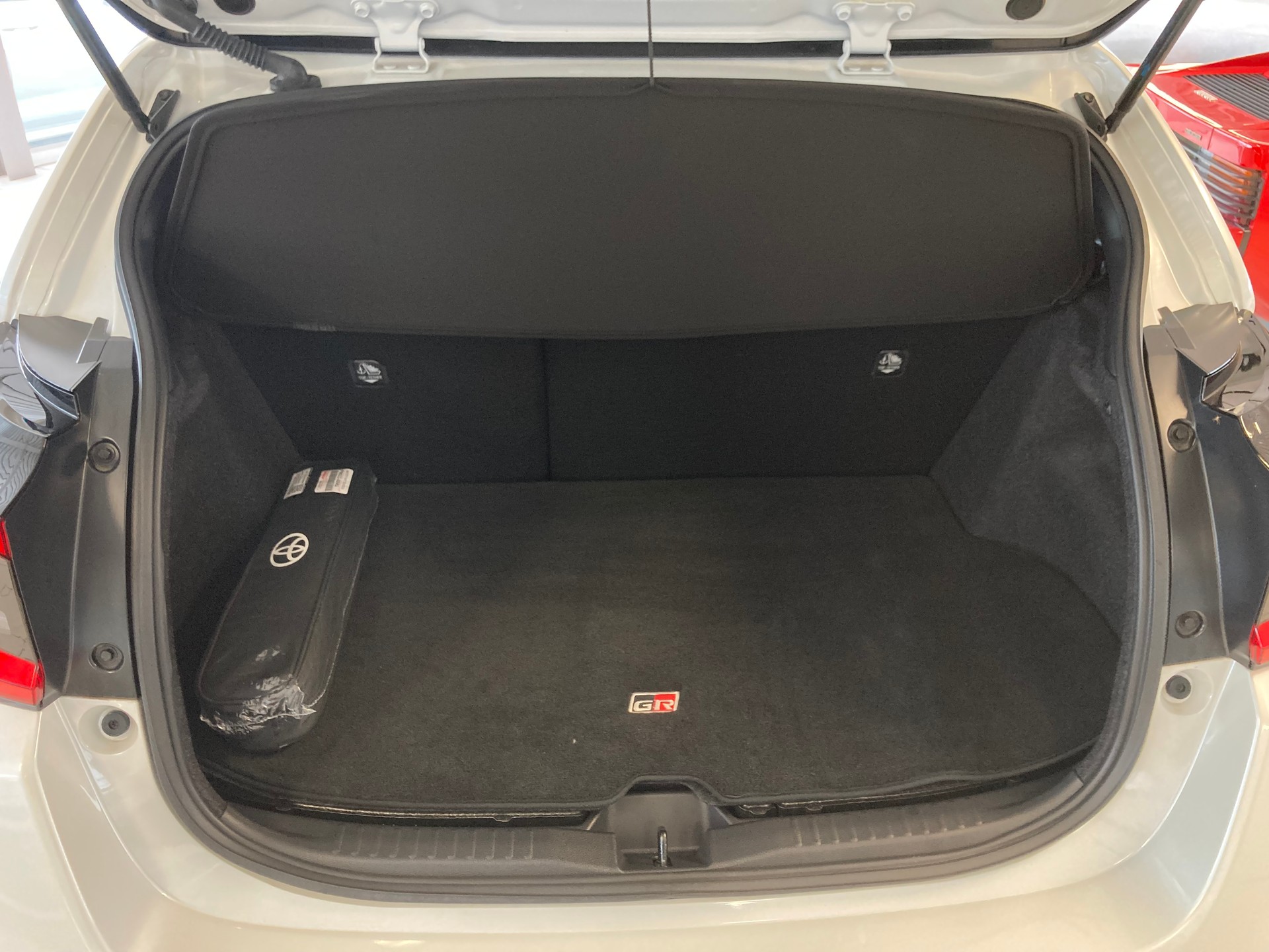 TOYOTA Yaris 1.6 GR Sport Automat-image-13