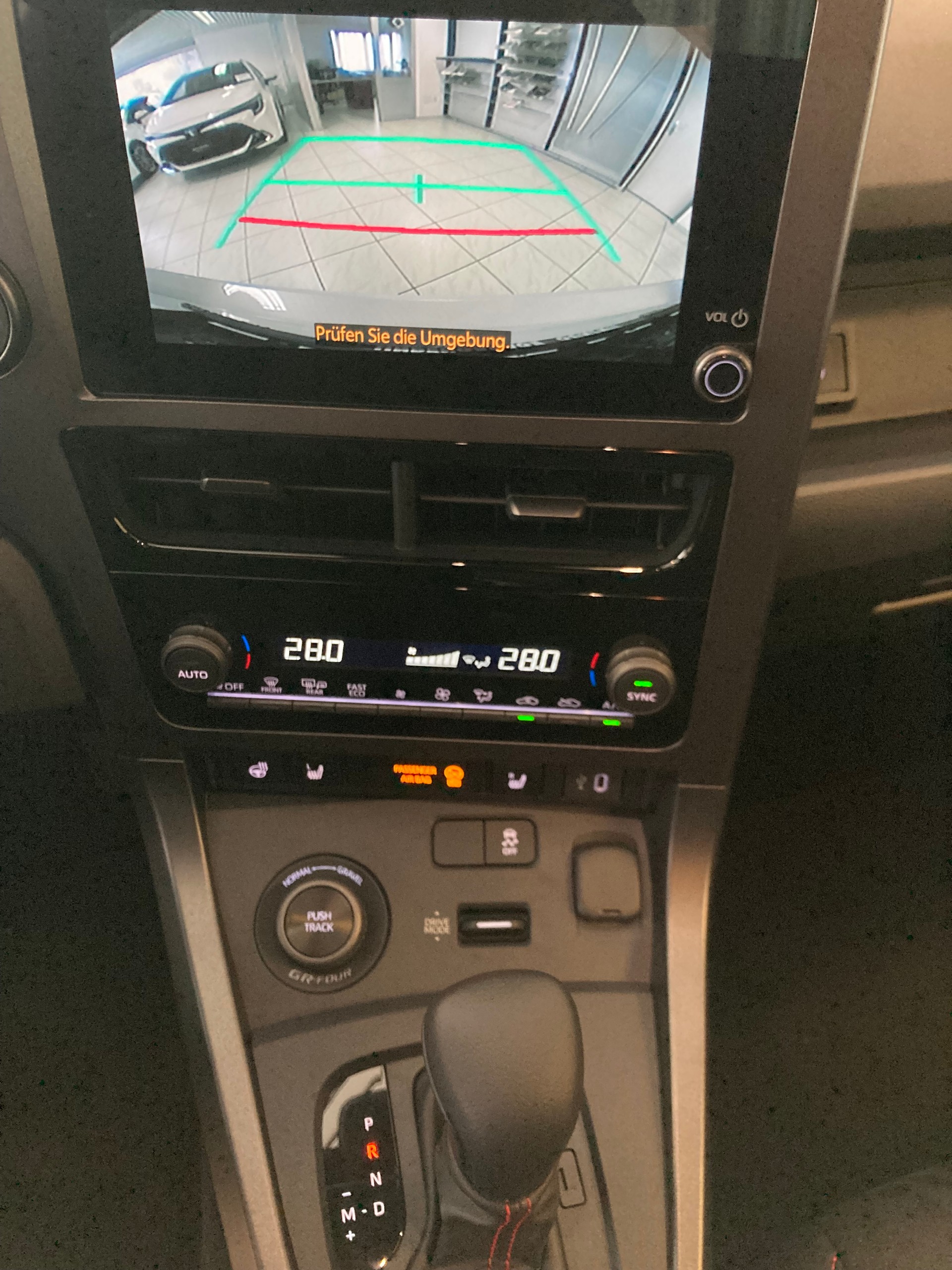 TOYOTA Yaris 1.6 GR Sport Automat-image-11