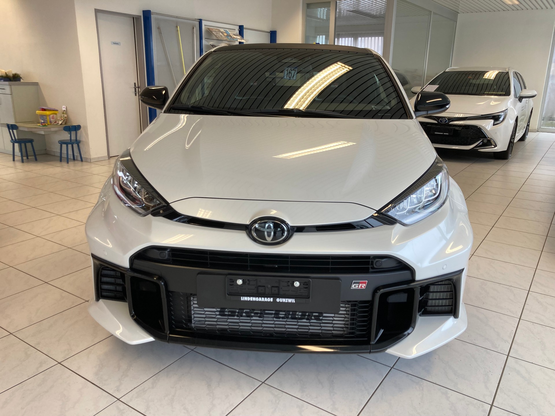 TOYOTA Yaris 1.6 GR Sport Automat-image-1