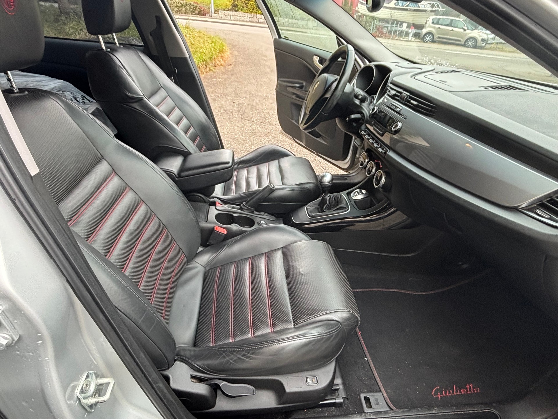 ALFA ROMEO Giulietta 1.4 T Distinctive-image-9