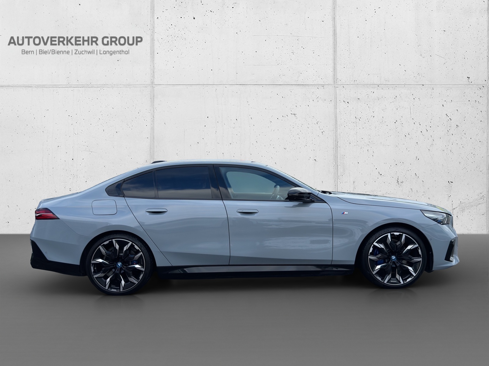 BMW i5 M60 xDrive-image-6