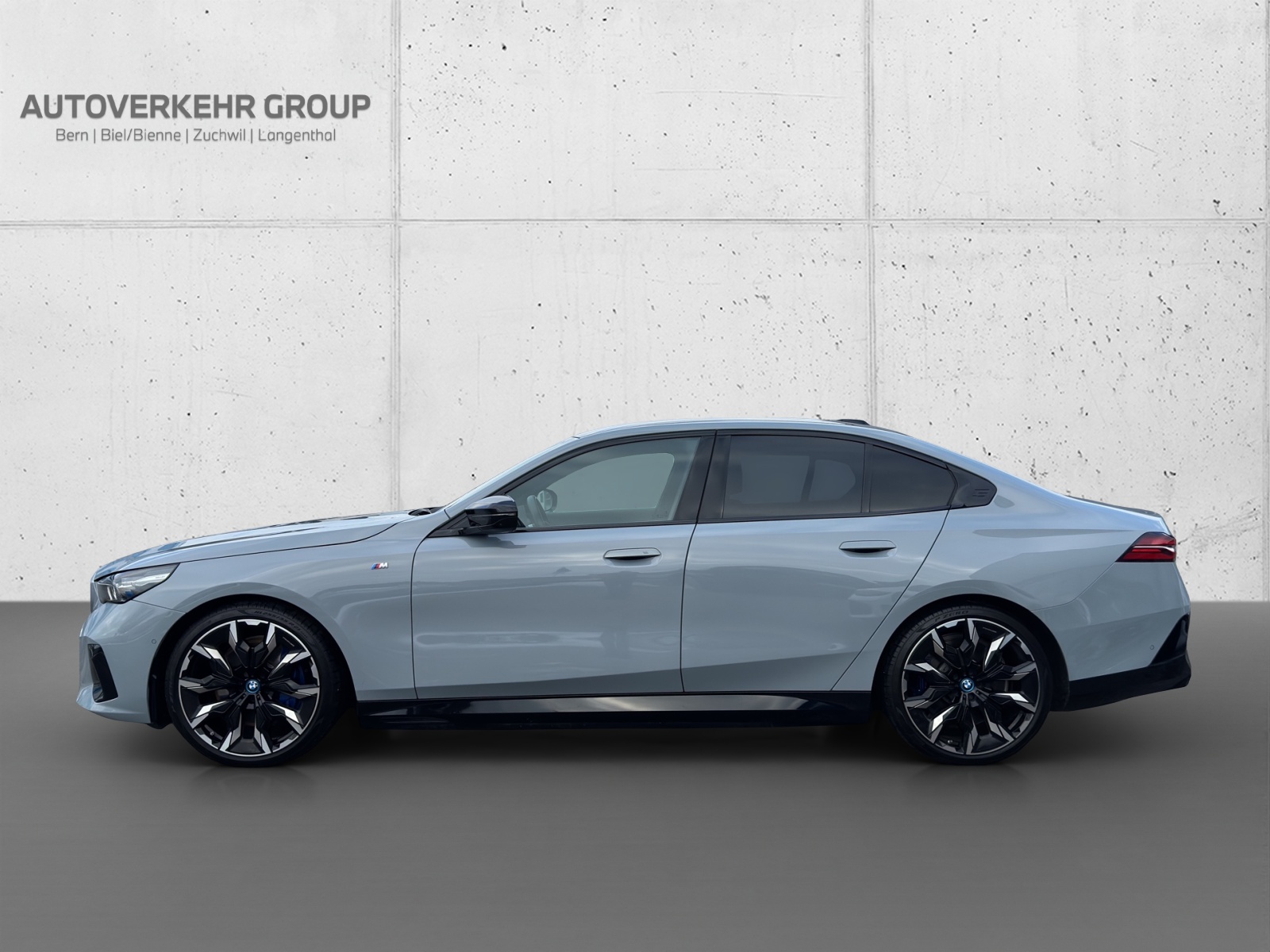 BMW i5 M60 xDrive-image-2