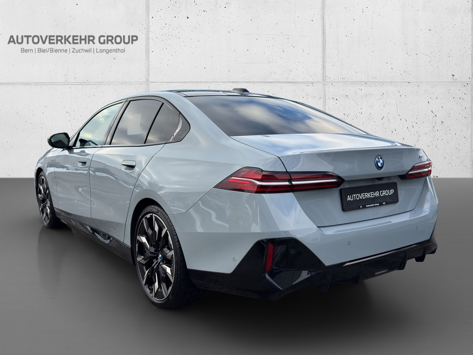 BMW i5 M60 xDrive-image-3