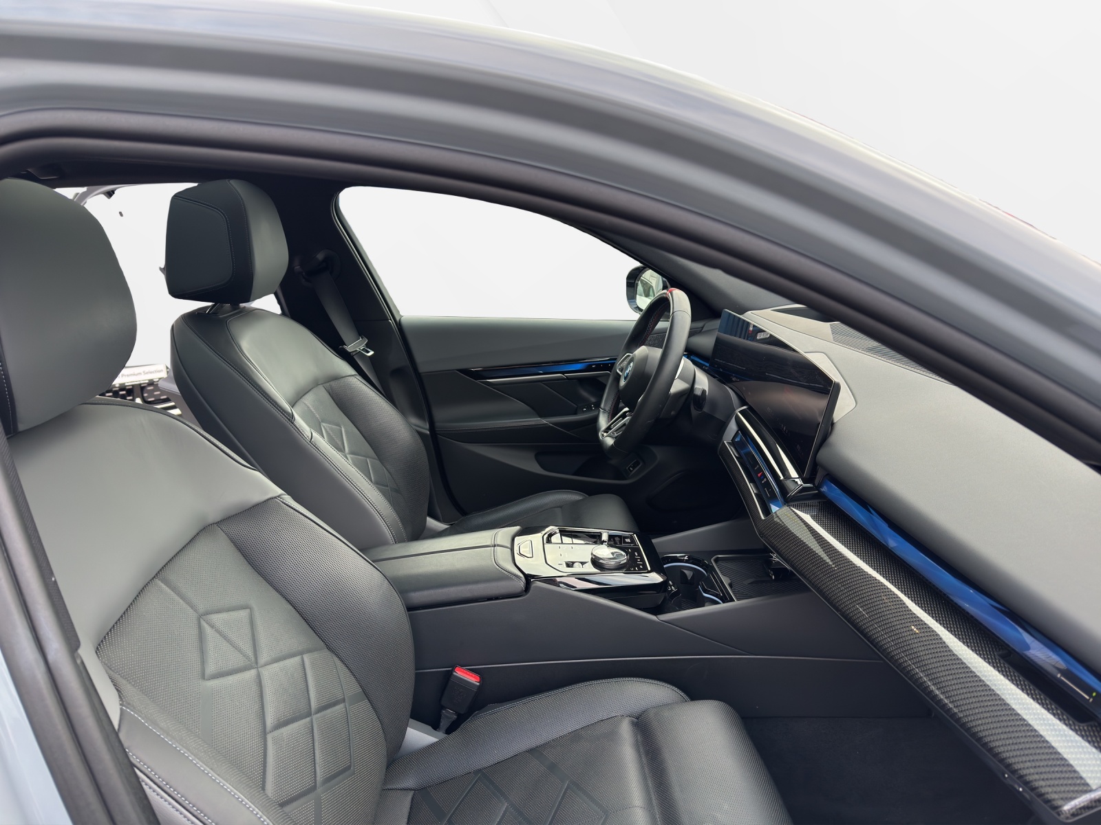BMW i5 M60 xDrive-image-18