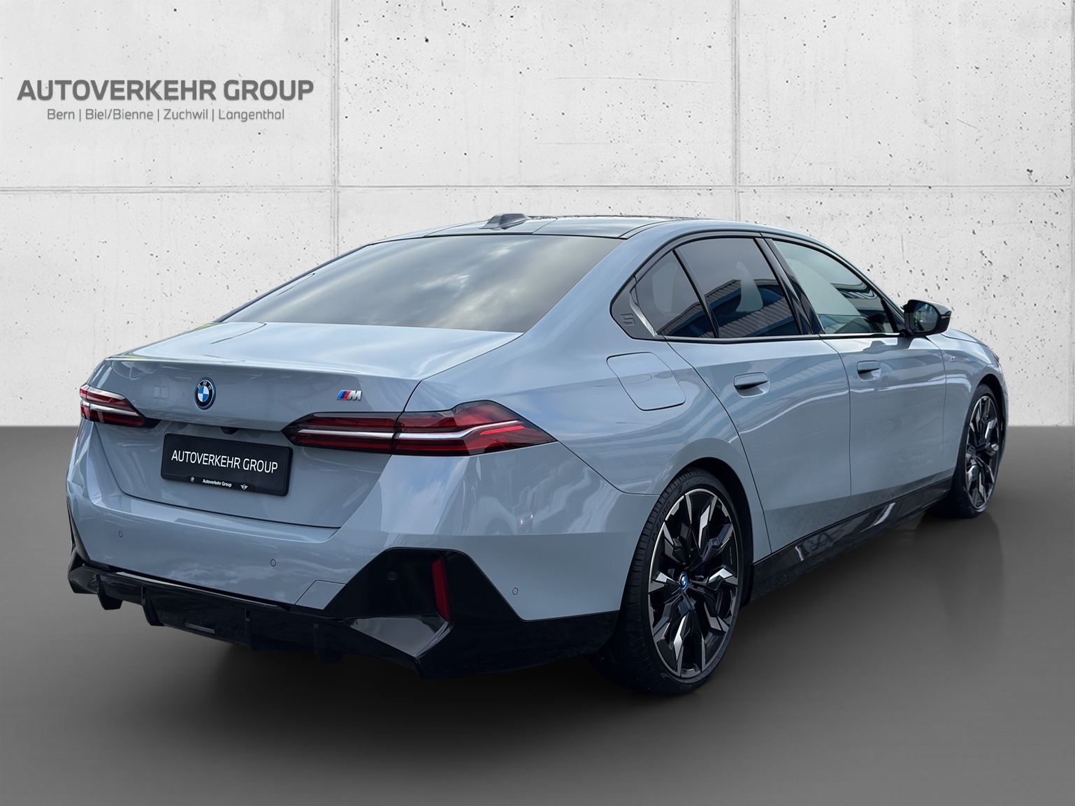 BMW i5 M60 xDrive-image-5