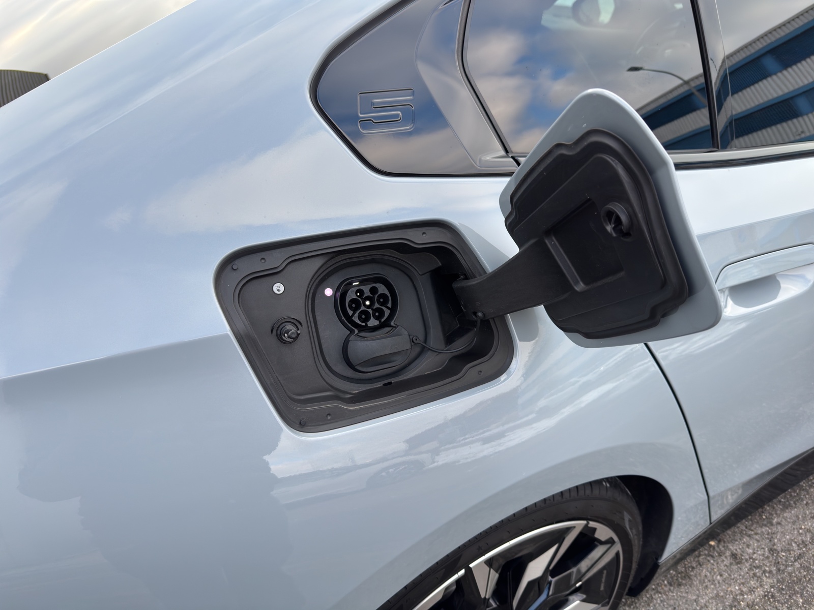 BMW i5 M60 xDrive-image-20