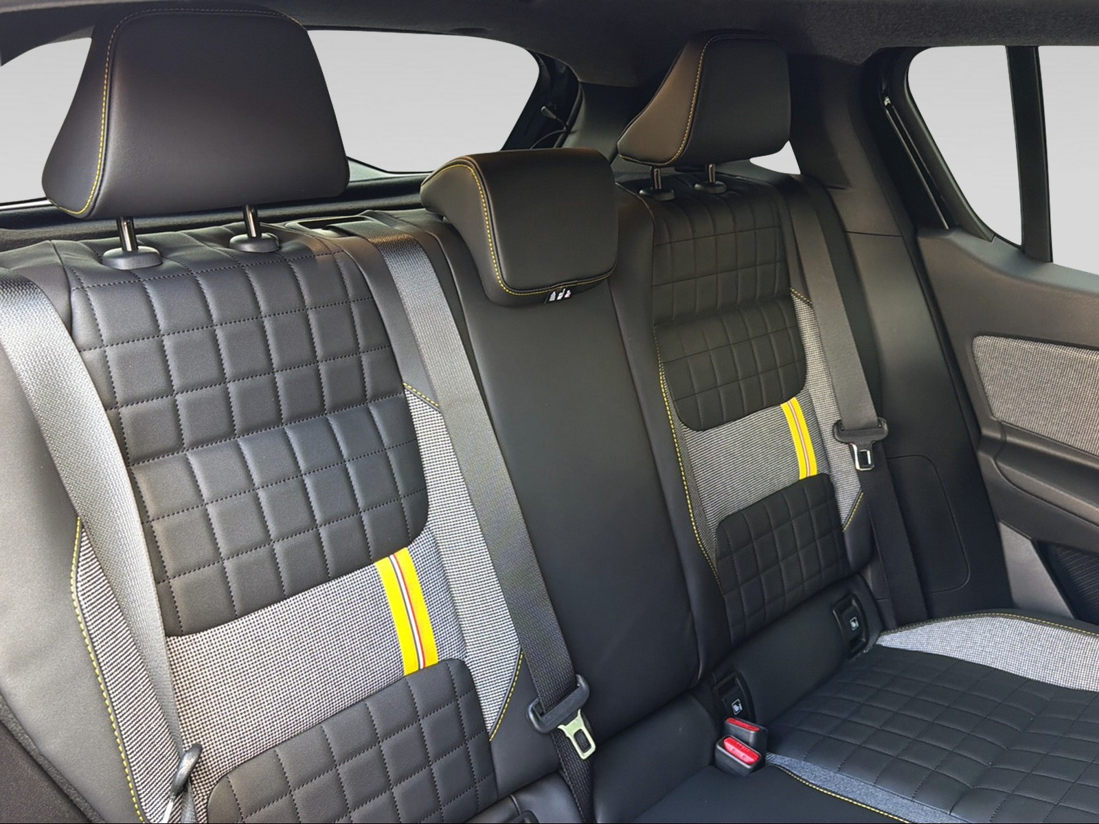 RENAULT R4 E-TECH ELECTRIC iconic 150PS Comfort Range-image-12