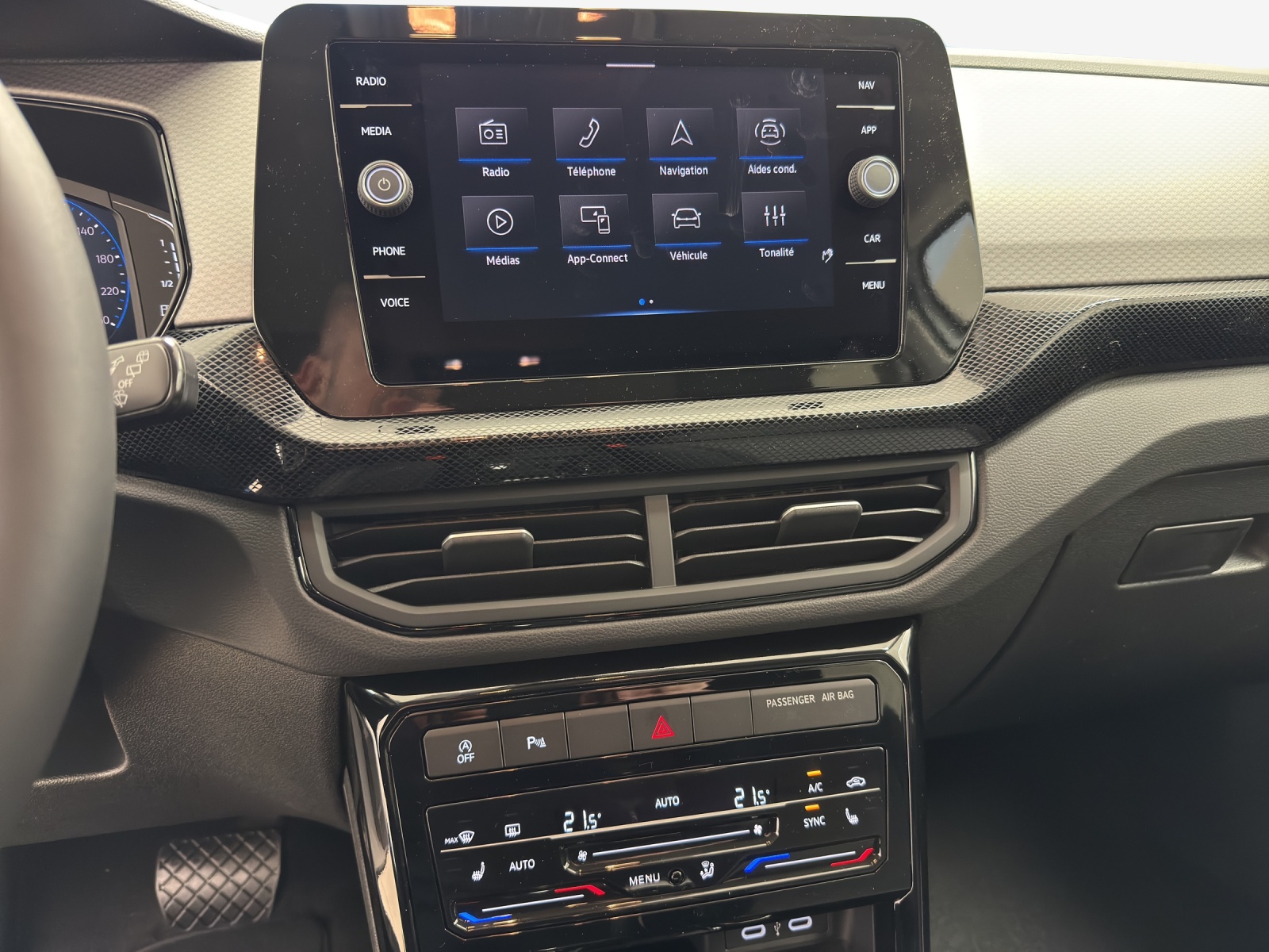 VW T-Cross 1.0 TSI EVO Life DSG-image-10