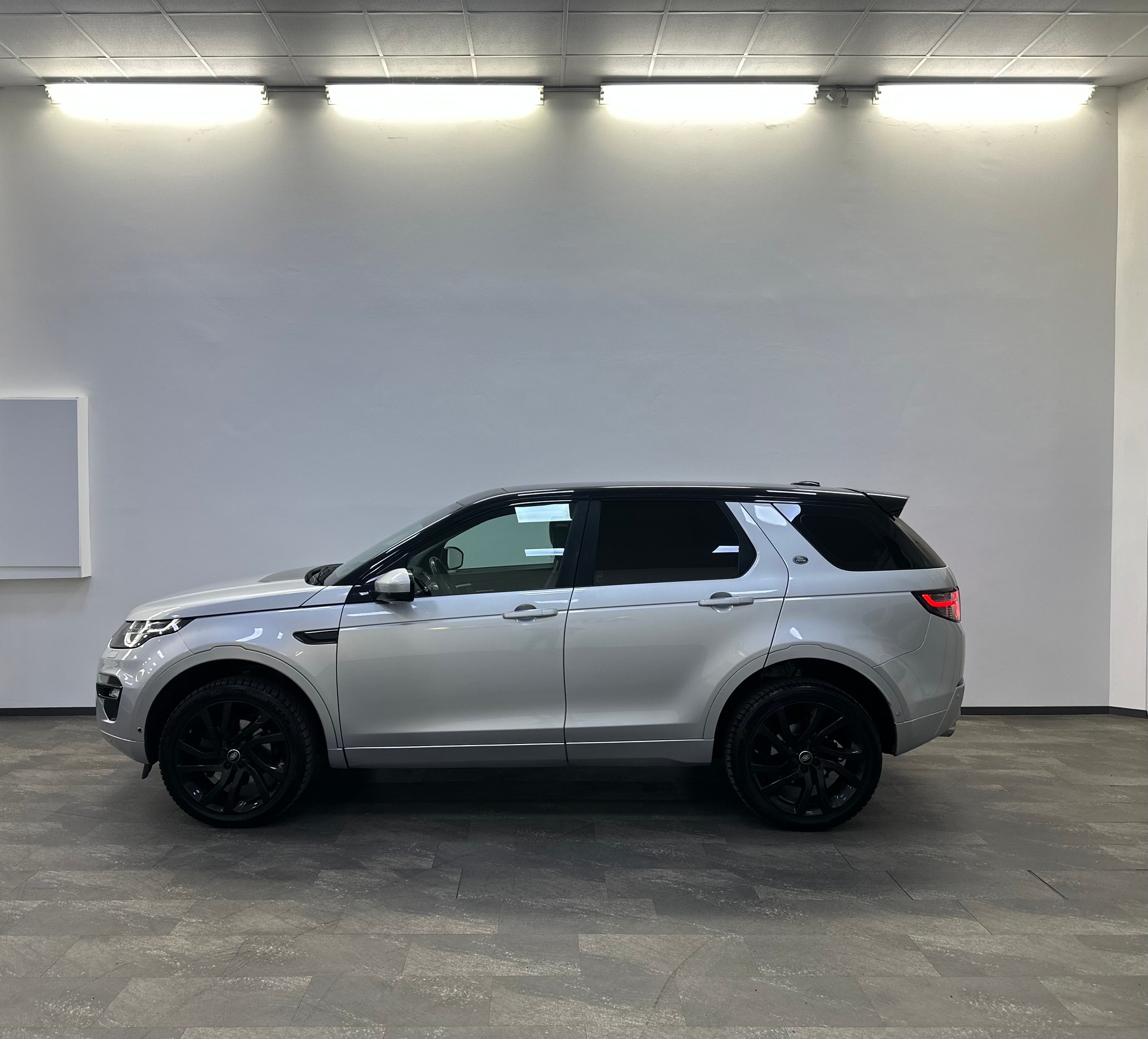 LAND ROVER Sport 2.0 TD4 Pure AT9-image-2