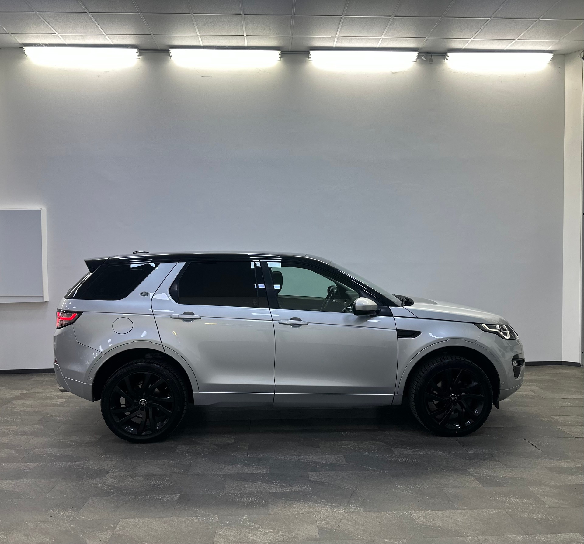 LAND ROVER Sport 2.0 TD4 Pure AT9-image-9