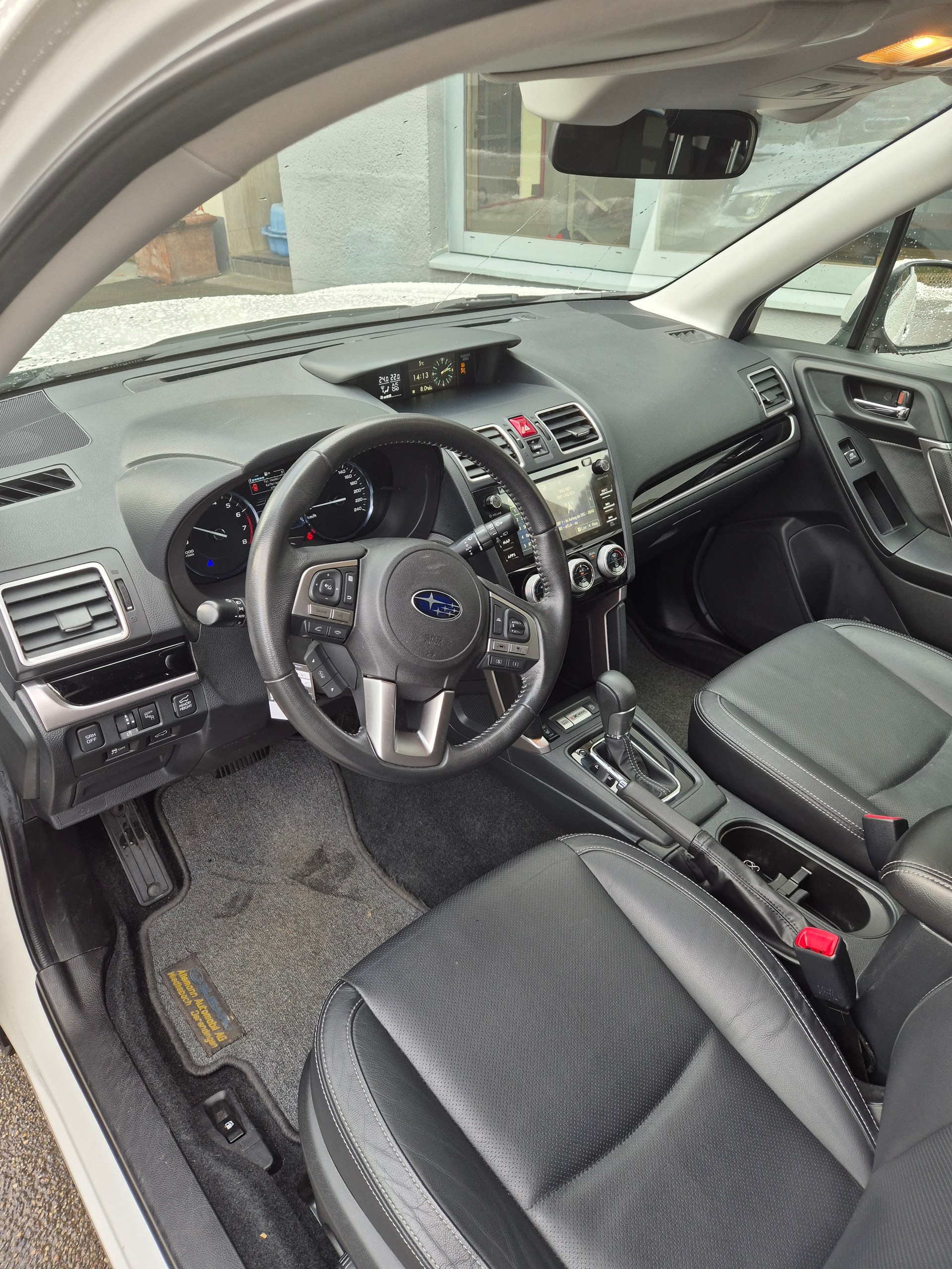 SUBARU Forester 2.0i Executive Lineartronic-image-5