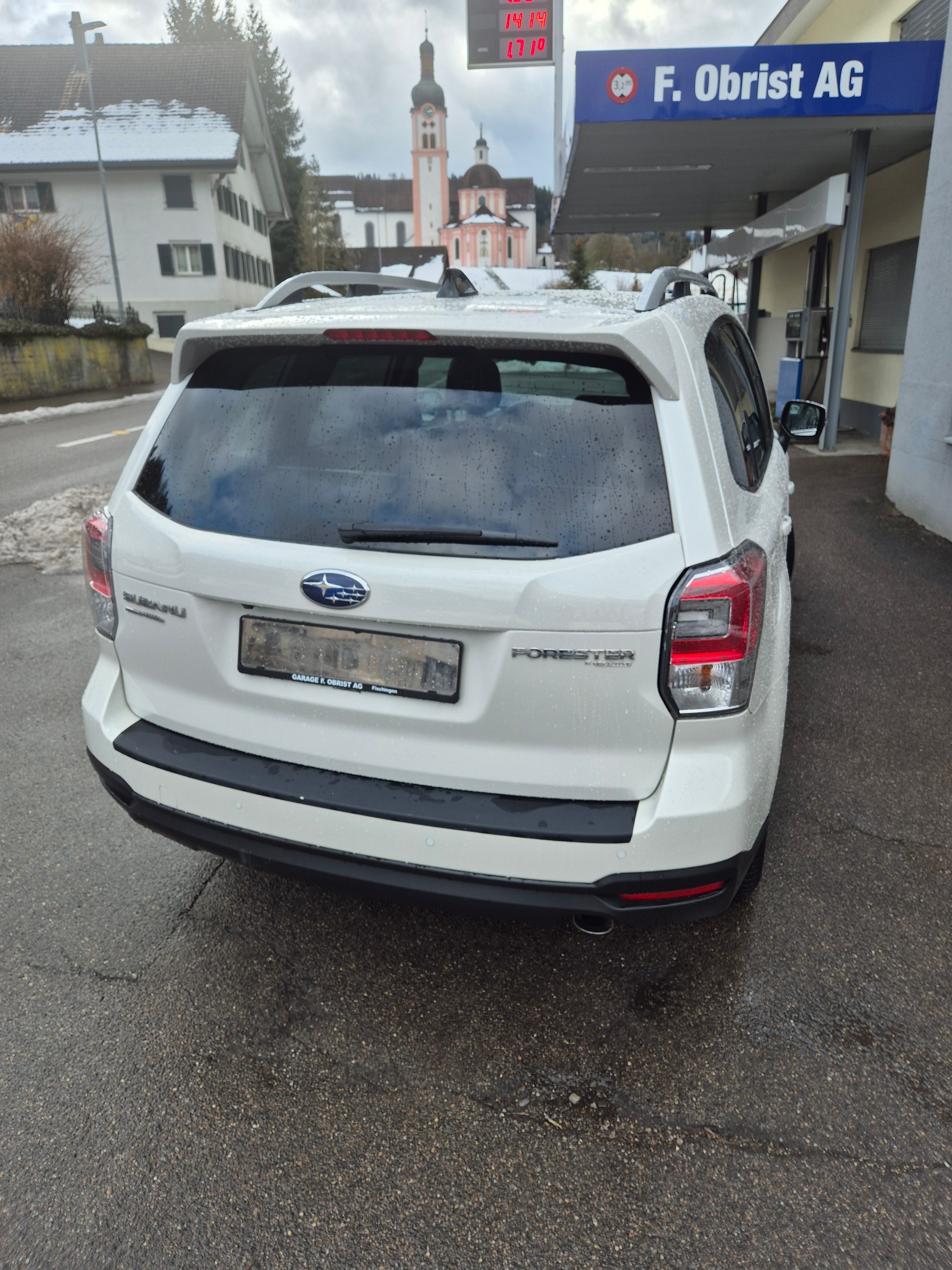 SUBARU Forester 2.0i Executive Lineartronic-image-3