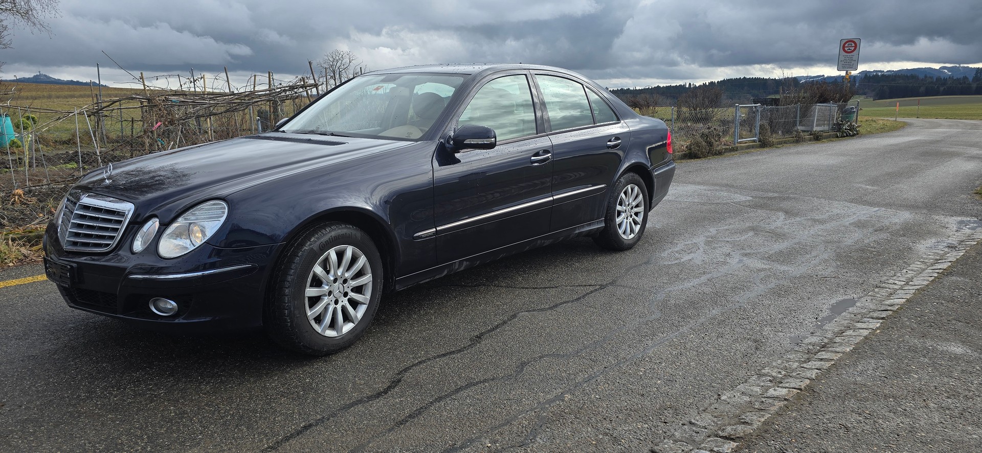 MERCEDES-BENZ E 350 Avantgarde 4Matic Automatic-image-2