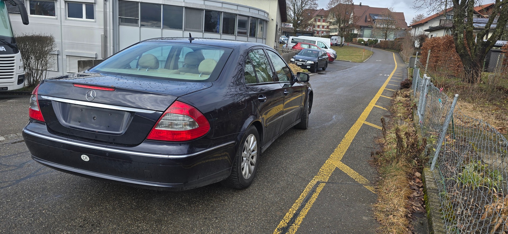 MERCEDES-BENZ E 350 Avantgarde 4Matic Automatic-image-6