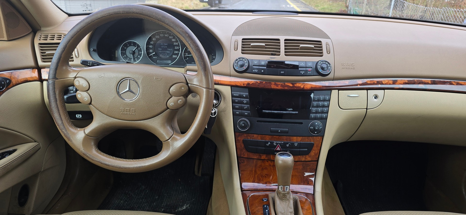 MERCEDES-BENZ E 350 Avantgarde 4Matic Automatic-image-9