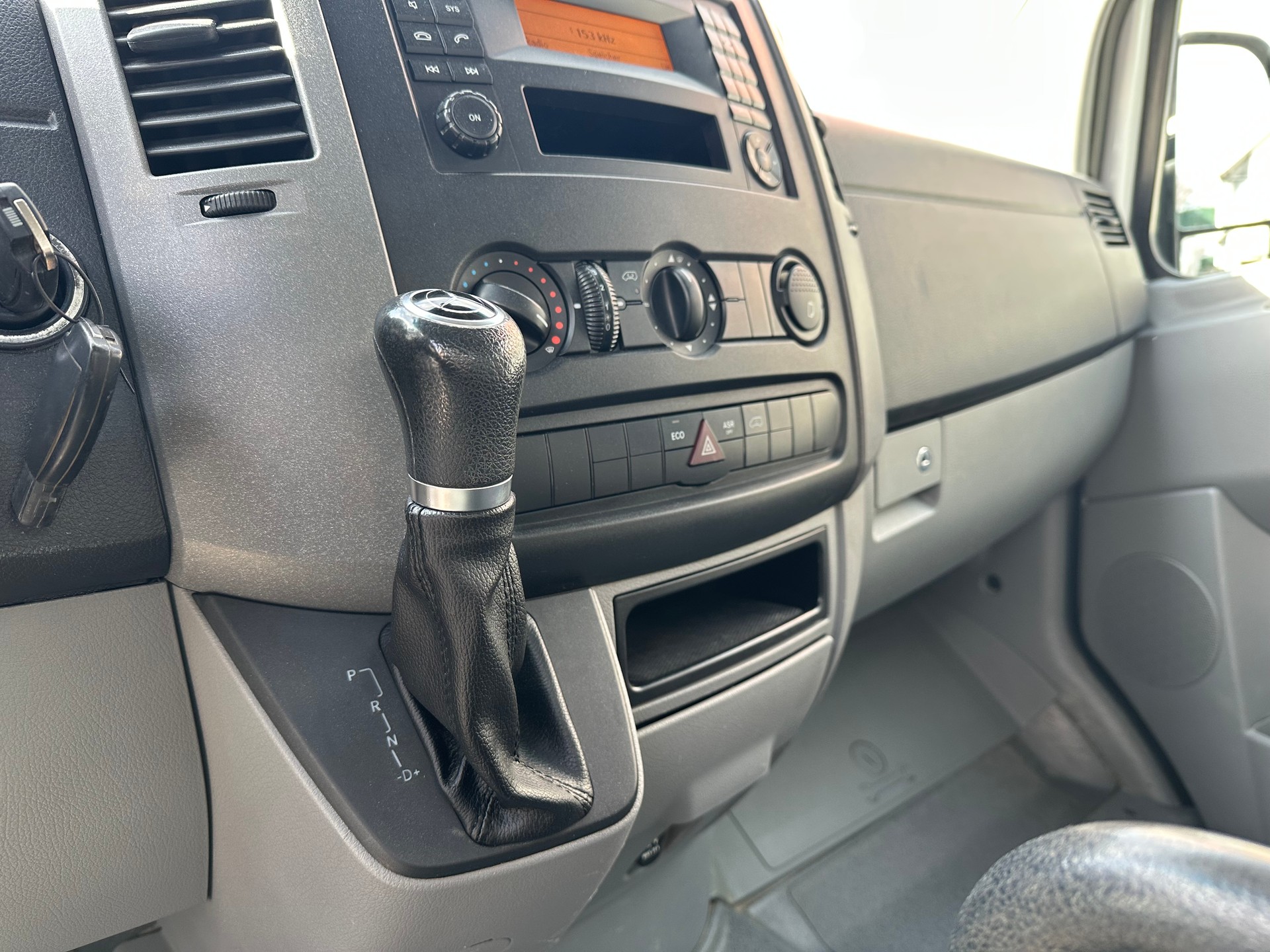 MERCEDES-BENZ Sprinter 316 CDI Standard 7G-Tronic-image-9