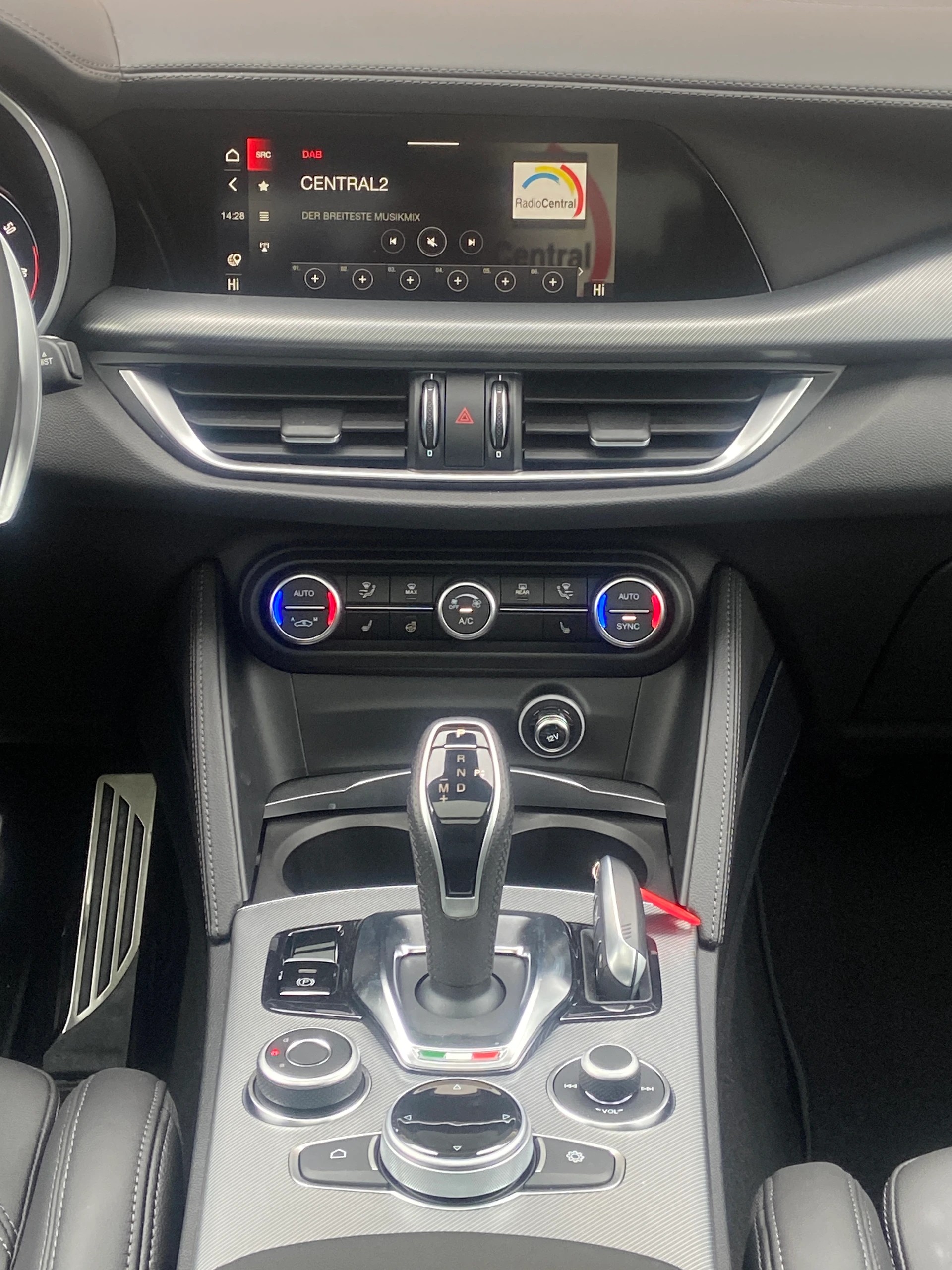 ALFA ROMEO Stelvio 2.0 Veloce Pack Premium Sky Q4 AT8-image-10