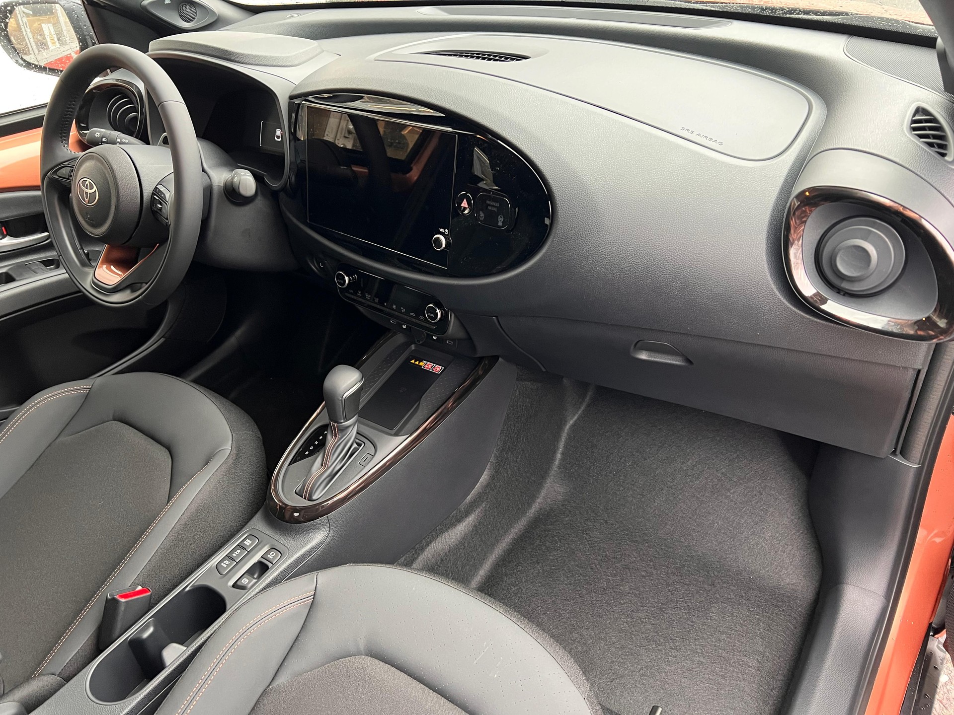 TOYOTA Aygo X 1.5 VVT-i HSD Style-image-12