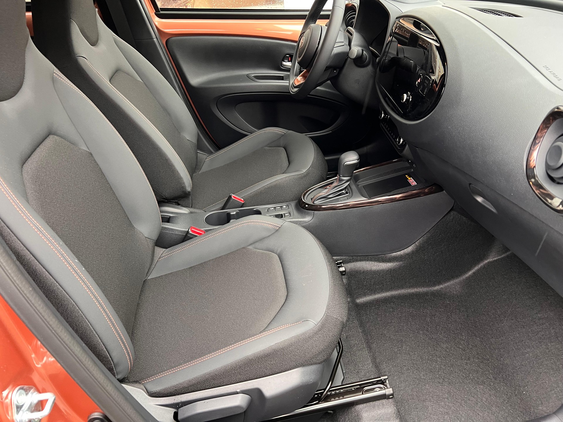 TOYOTA Aygo X 1.5 VVT-i HSD Style-image-11