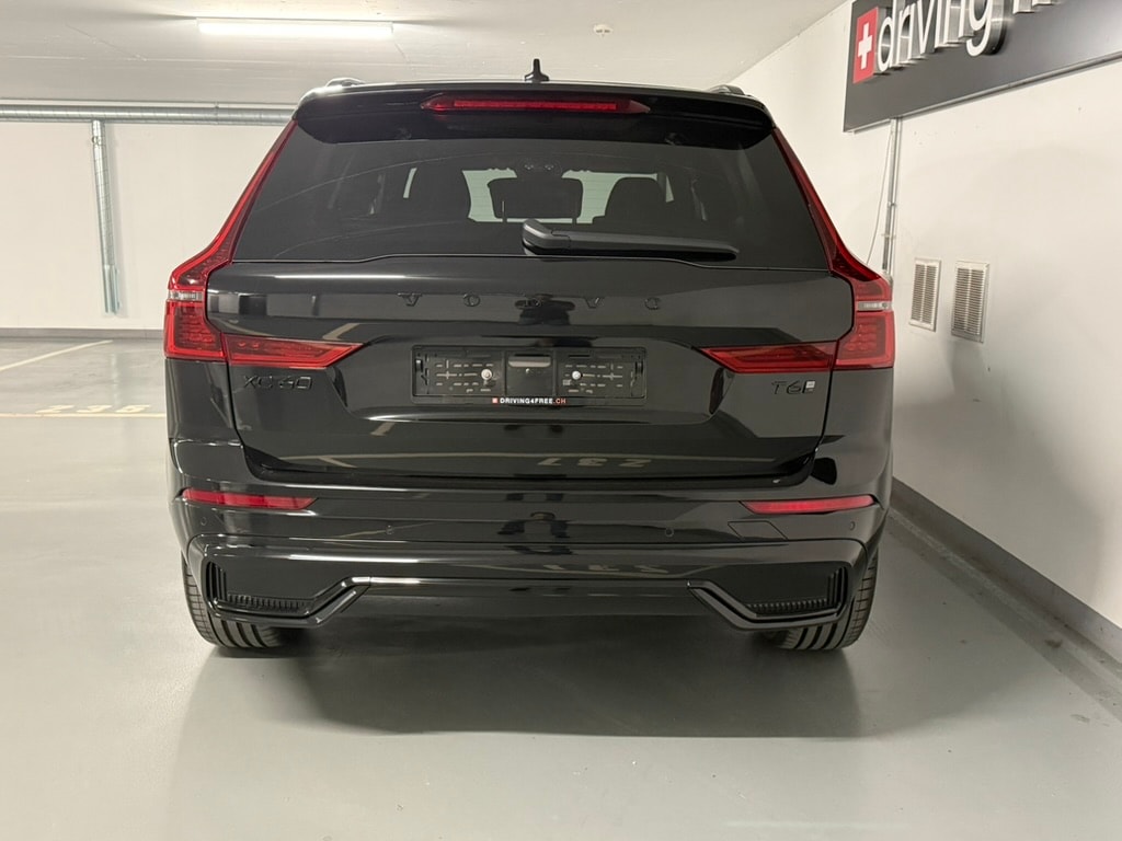 VOLVO XC60 T6 eAWD PluginHybrid Black Edition Geartronic-image-4