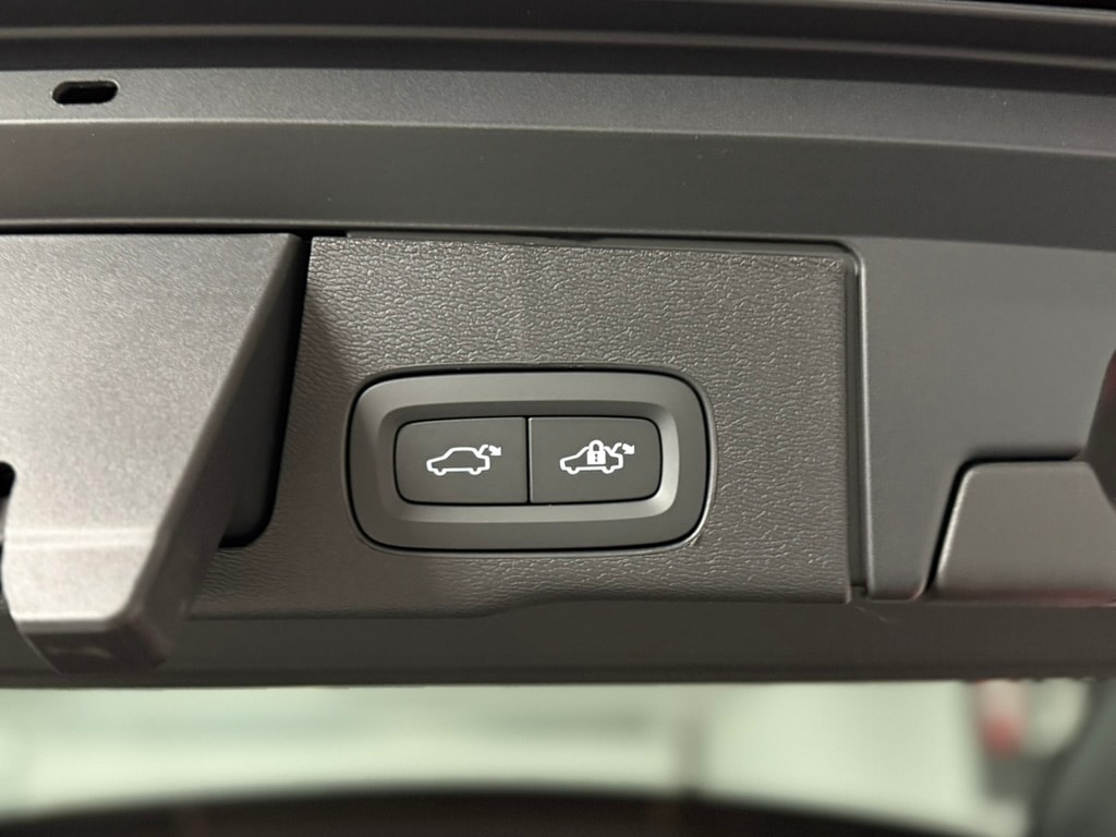 VOLVO XC60 T6 eAWD PluginHybrid Black Edition Geartronic-image-9