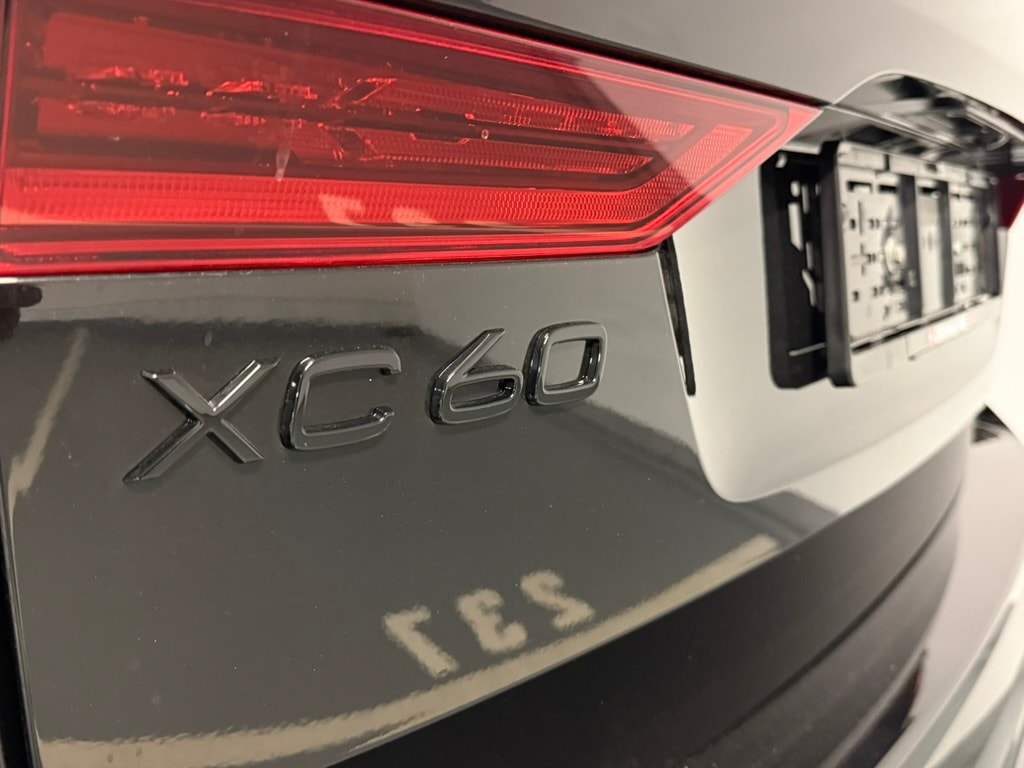 VOLVO XC60 T6 eAWD PluginHybrid Black Edition Geartronic-image-5