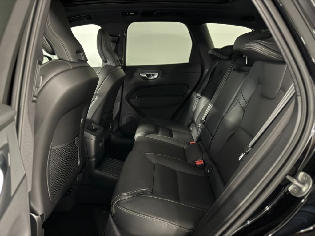 VOLVO XC60 T6 eAWD PluginHybrid Black Edition Geartronic-image-7