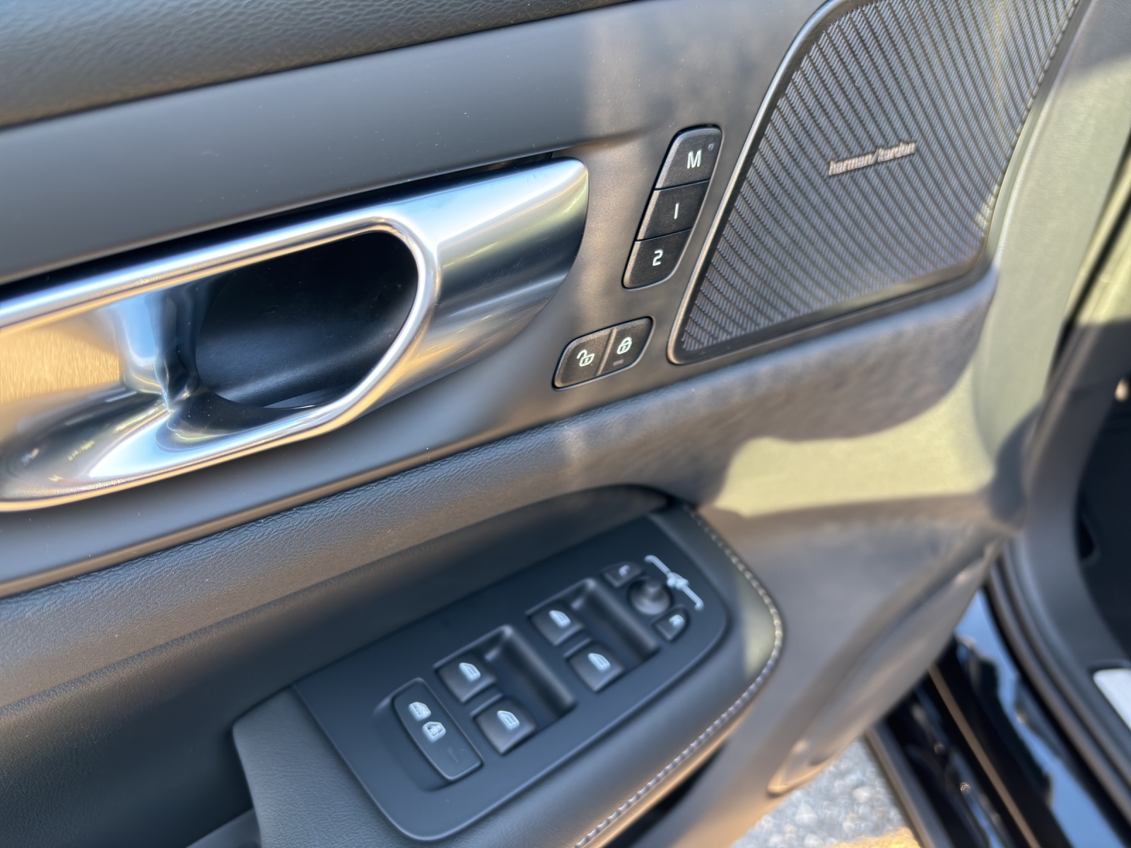 VOLVO V60 2.0 T8 TE Ultra Bright eAWD-image-10