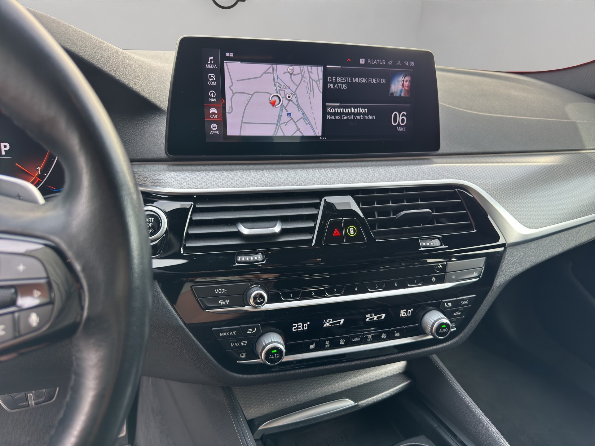 BMW 520d xDrive Touring Steptronic-image-14