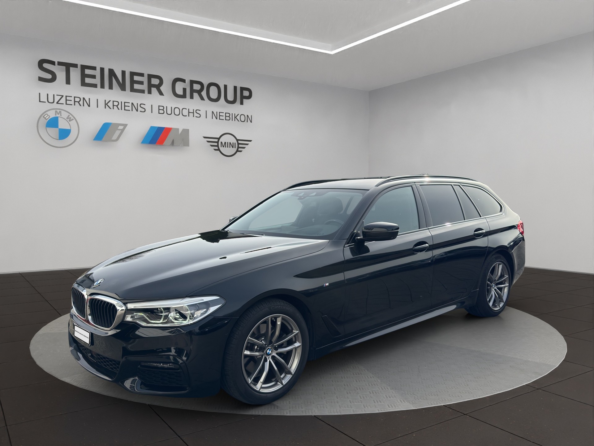 BMW 520d xDrive Touring Steptronic-image-0