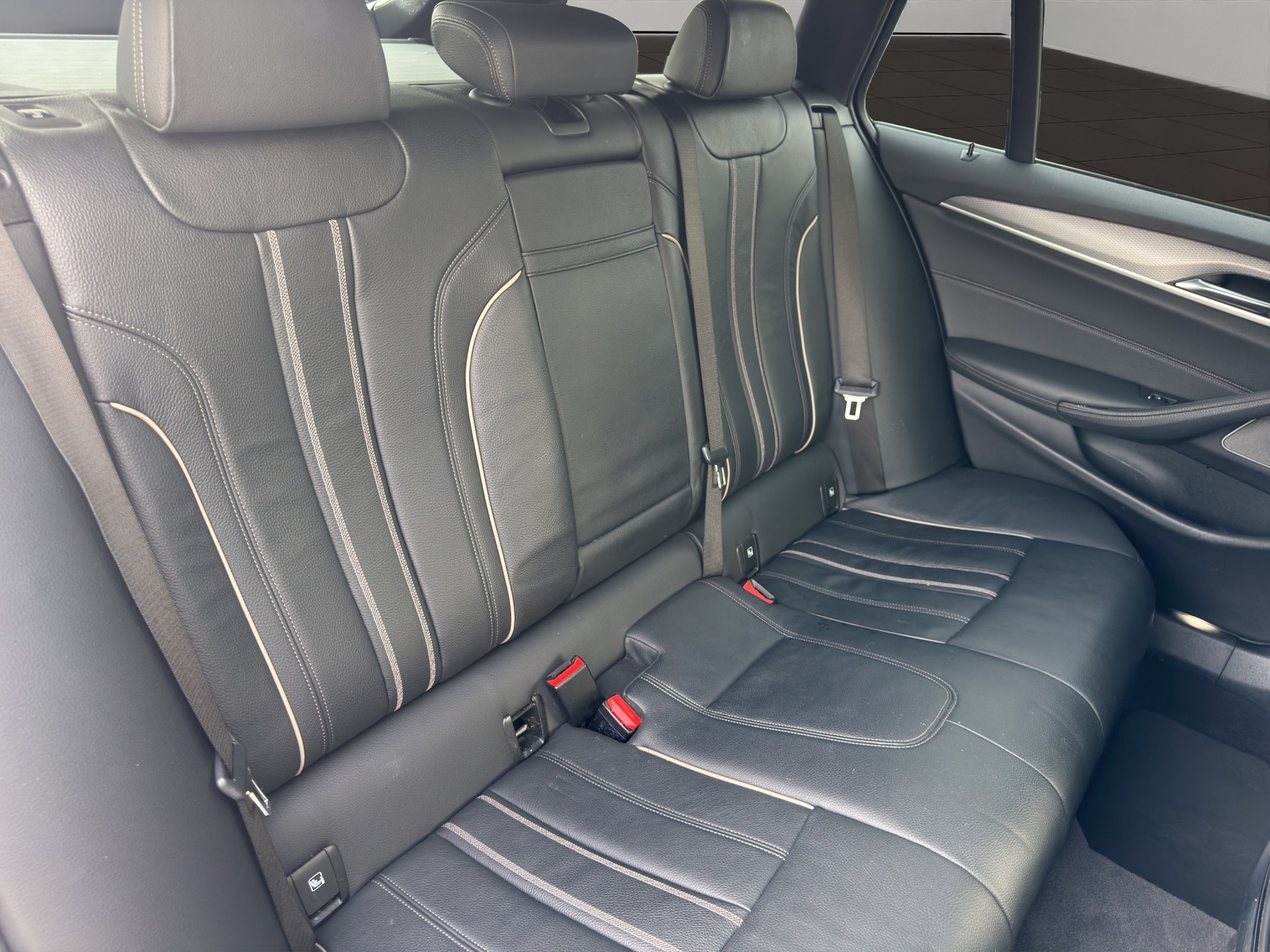 BMW 520d xDrive Touring Steptronic-image-18