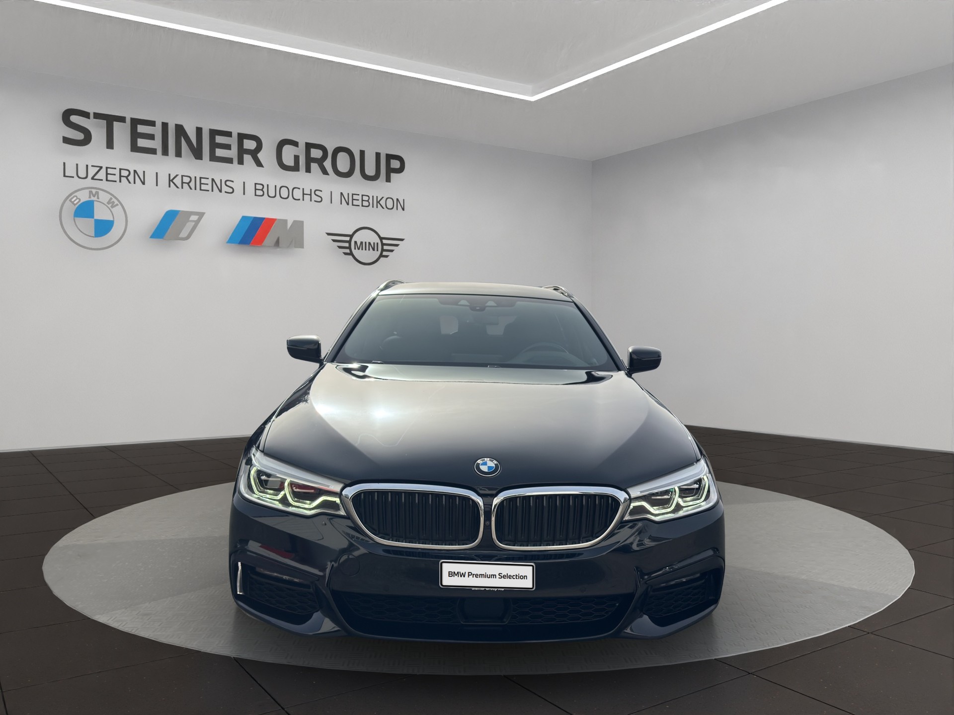 BMW 520d xDrive Touring Steptronic-image-1