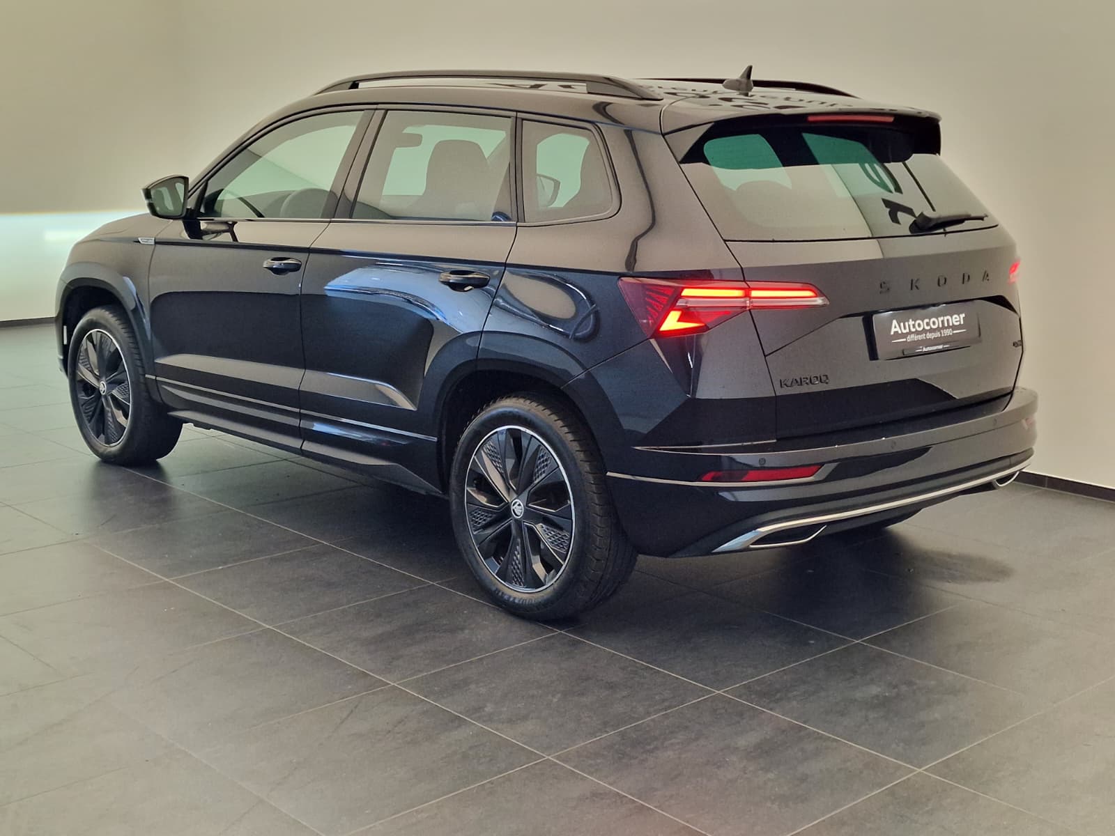 SKODA Karoq 2.0 TSI SportLine 4x4 DSG-image-8