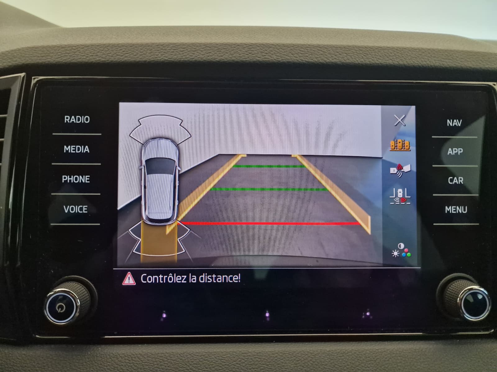 SKODA Karoq 2.0 TSI SportLine 4x4 DSG-image-16