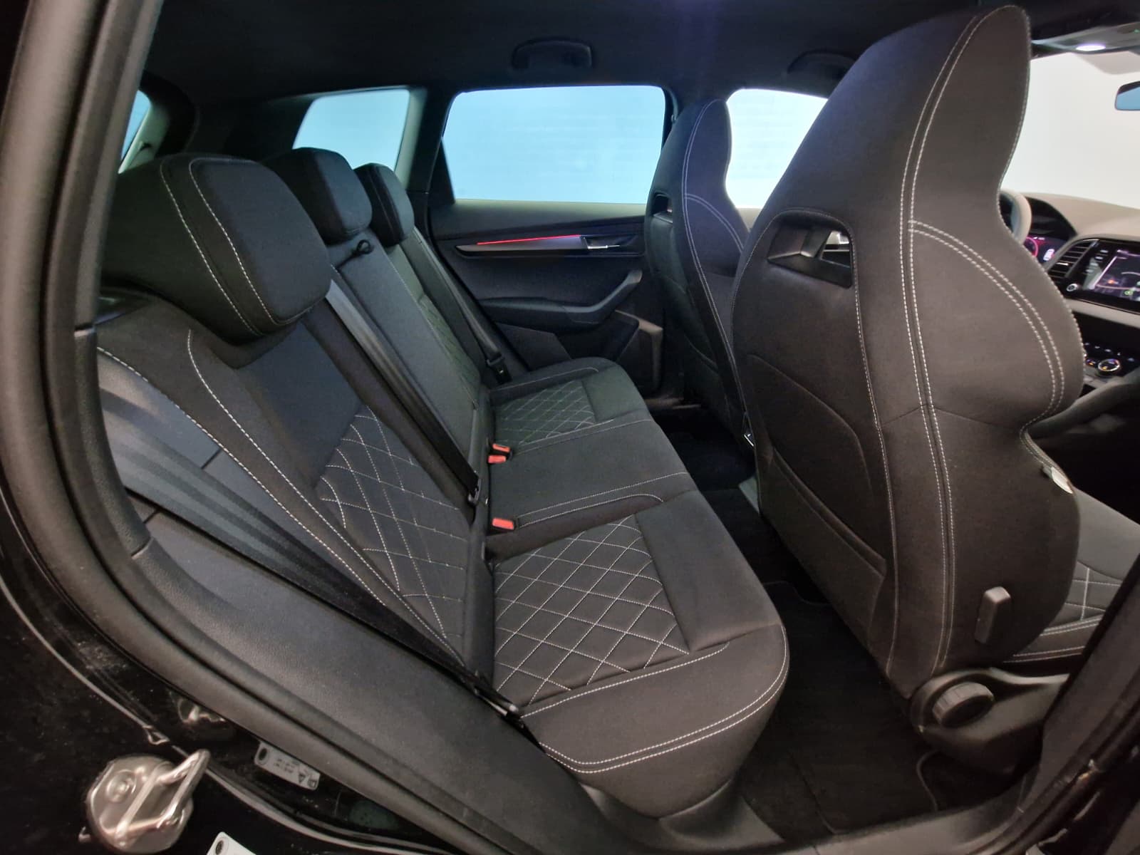 SKODA Karoq 2.0 TSI SportLine 4x4 DSG-image-13