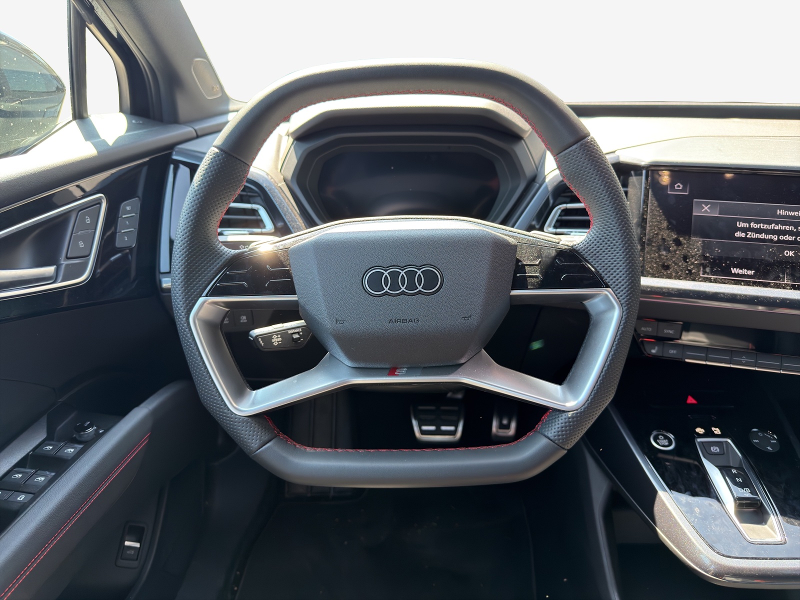 AUDI Q4 e-tron 45 Edition Swiss Ski quattro-image-9