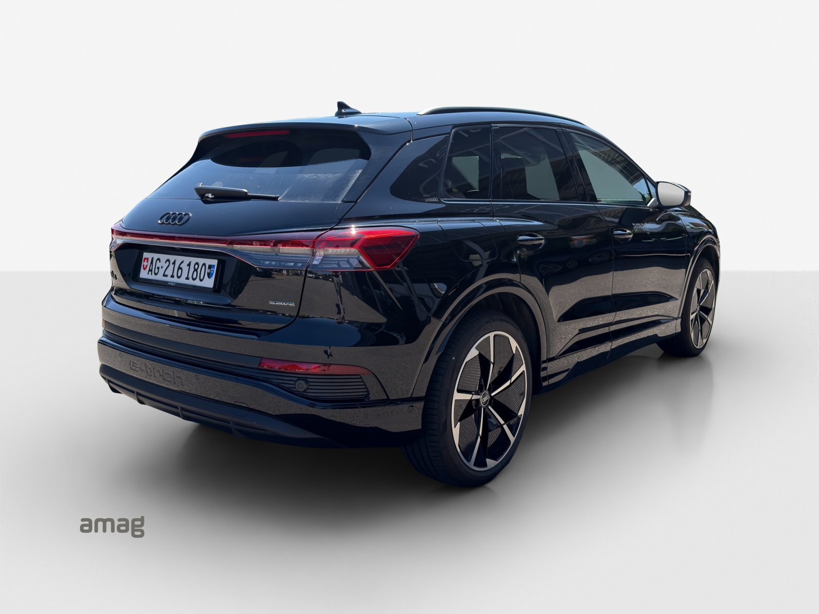 AUDI Q4 e-tron 45 Edition Swiss Ski quattro-image-4